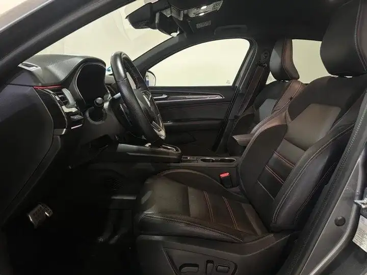 Renault Arkana 2022, foto 18