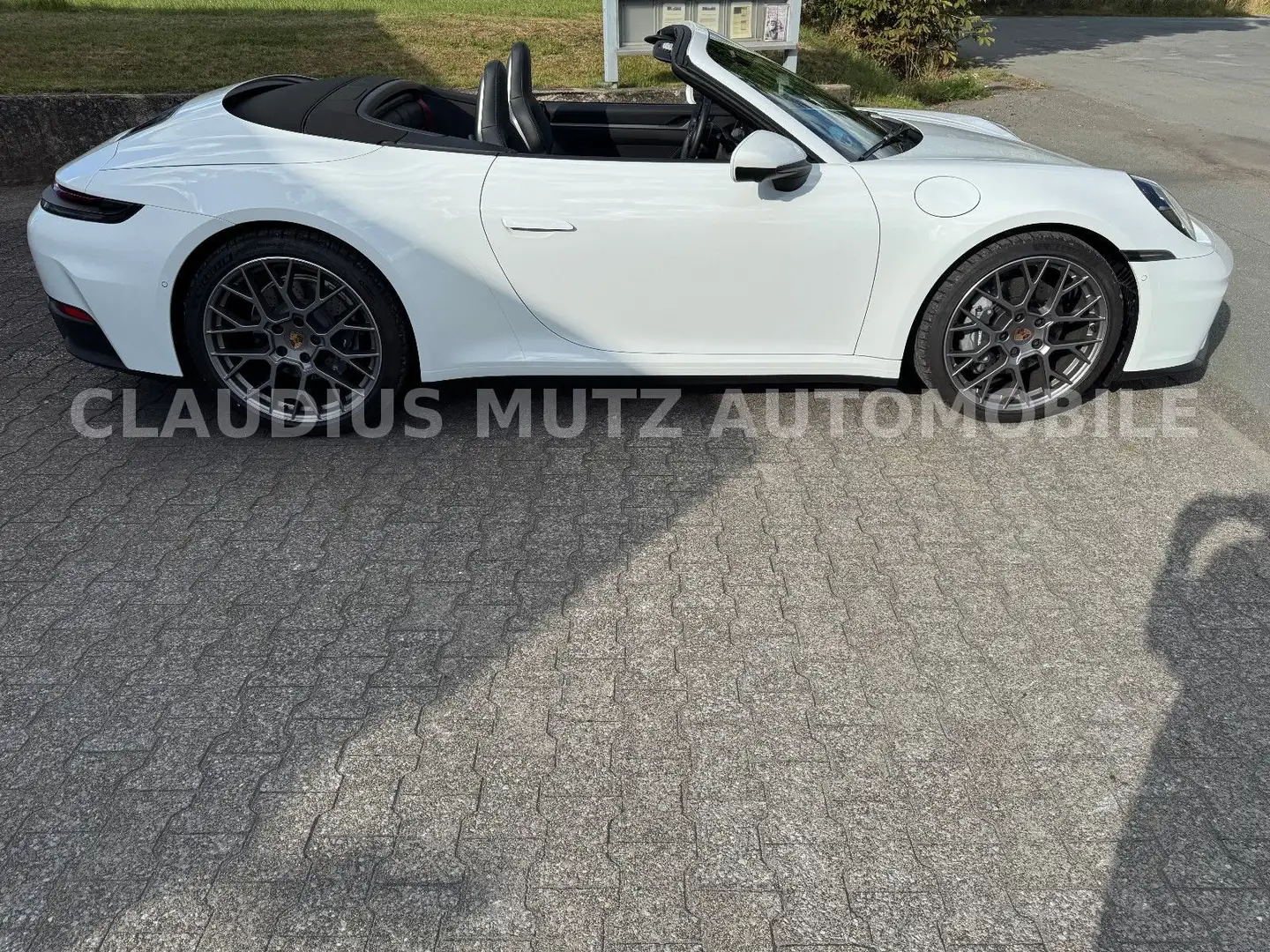 Porsche 992 .2 Cabrio °SPORTABGAS ° BOSE ° KEYLESS ° 360° Weiß - 2