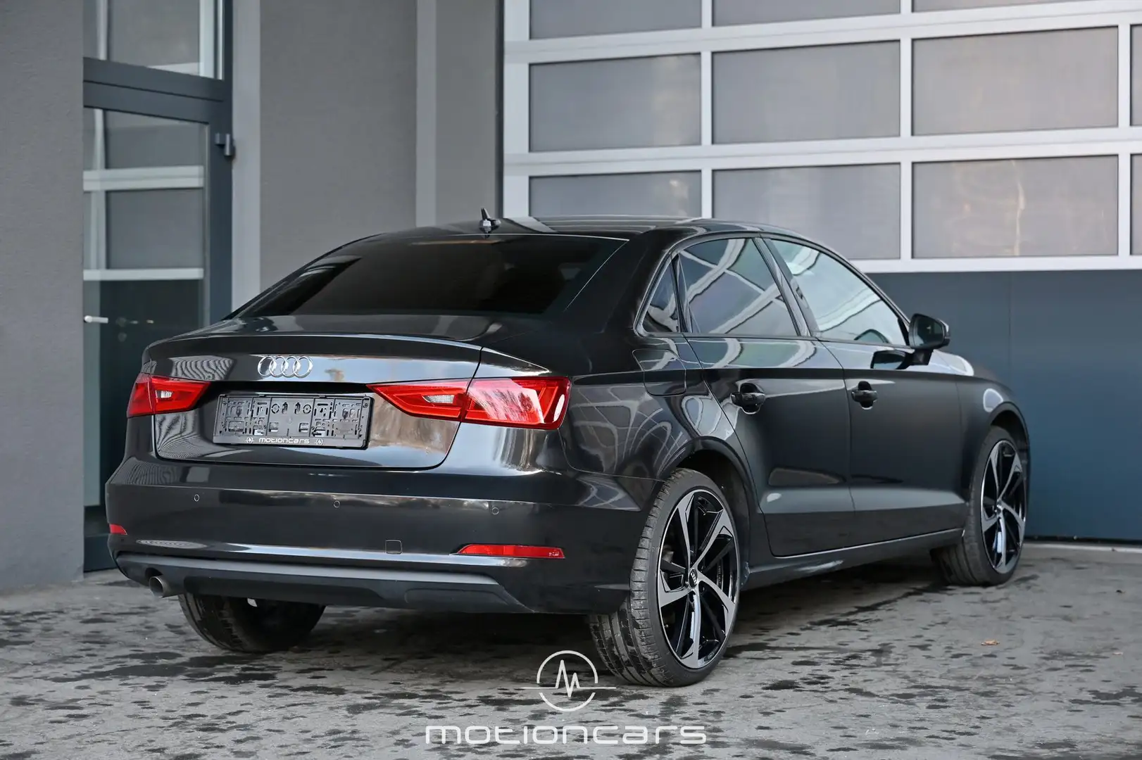 Audi A3 Limousine 1.6 TDI Pickerl NEU Schwarz - 2