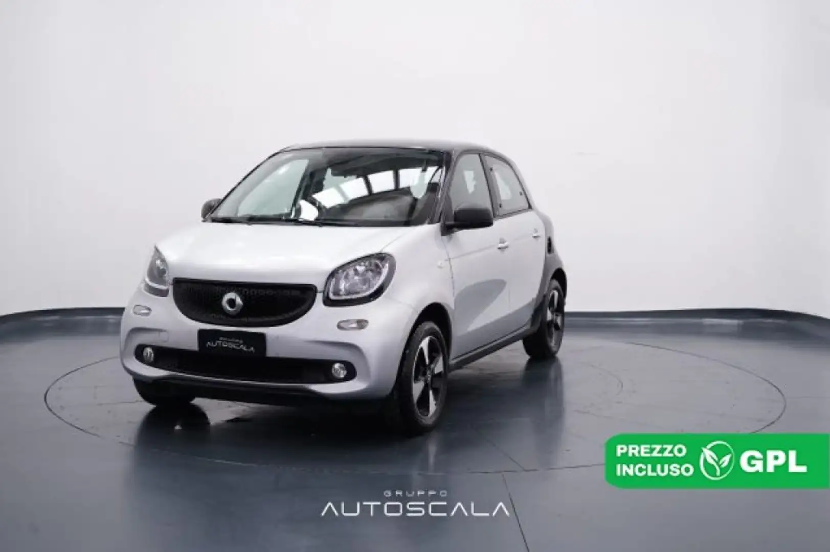 smart forFour 1.0 70cv GPL Passion #Navy #Led Argento - 1