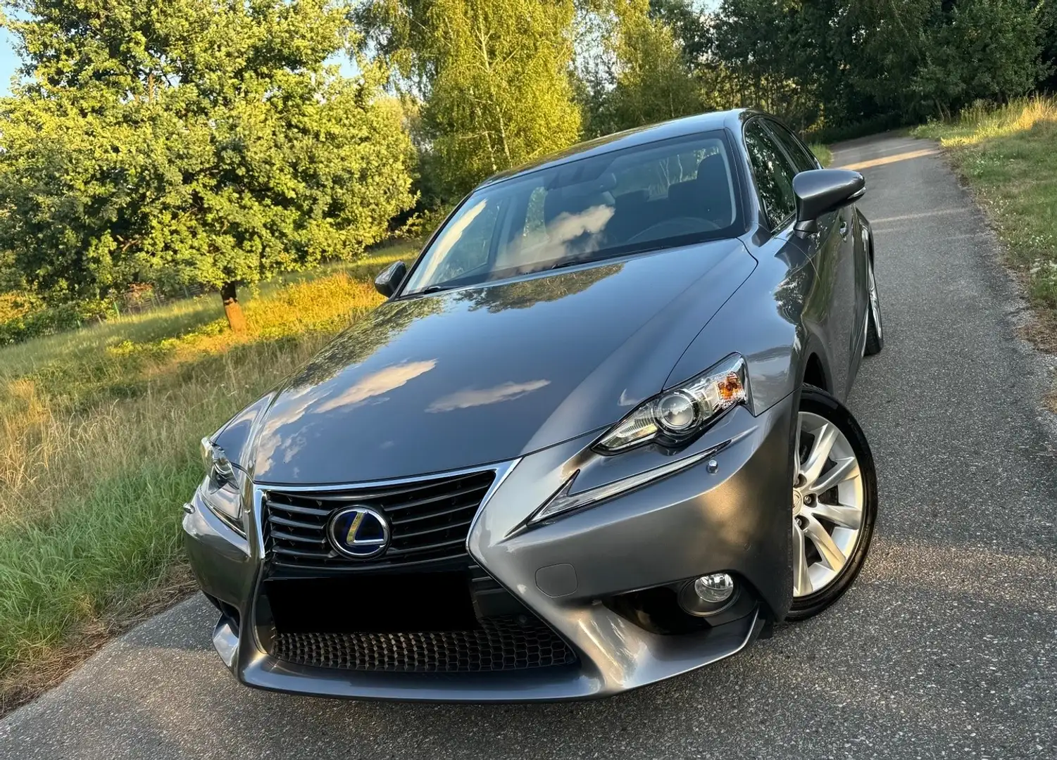 Lexus IS 300 300h Executive Line - 1
