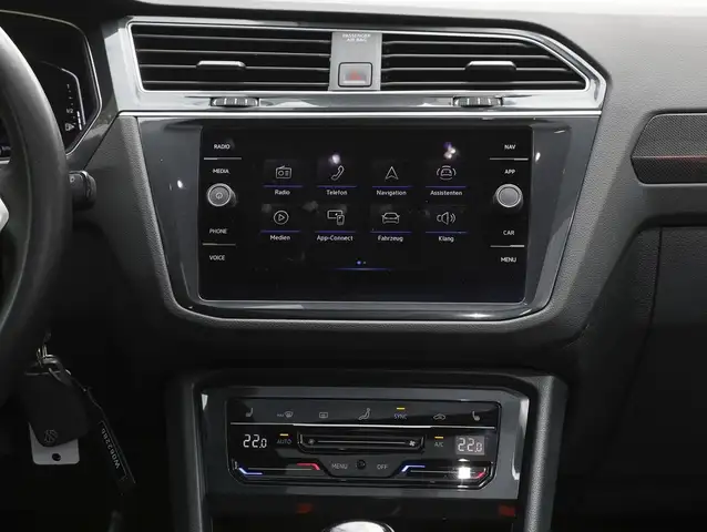 Volkswagen Tiguan view 12