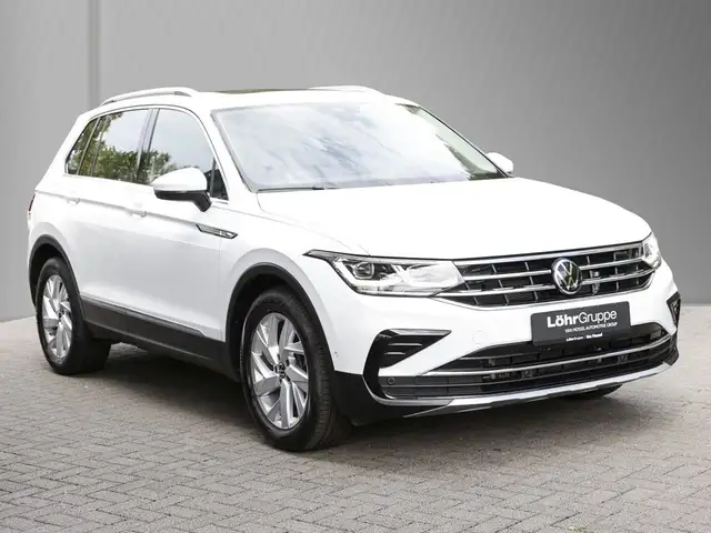 Volkswagen Tiguan view 4