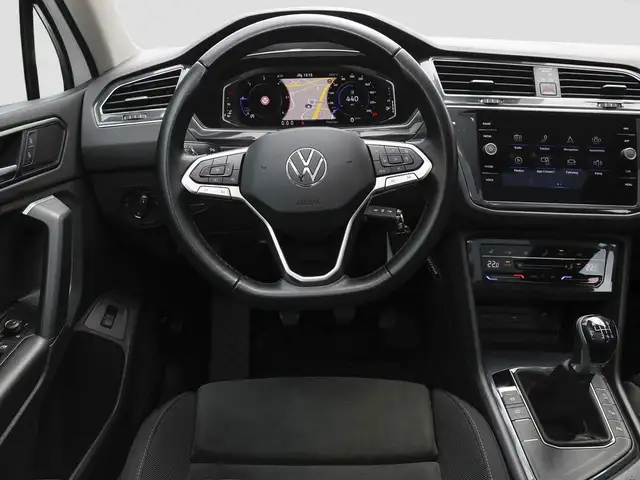 Volkswagen Tiguan view 14