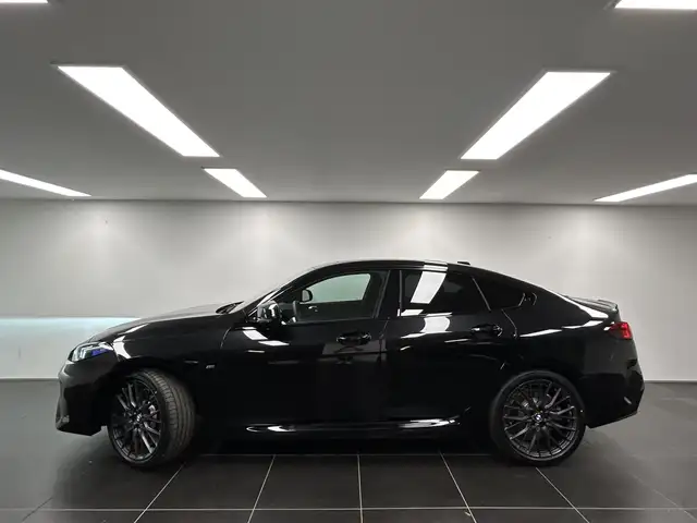 BMW 2 Series view 2