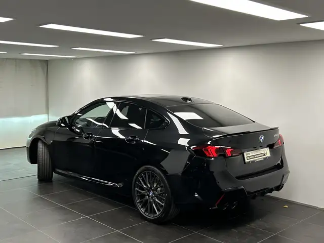 BMW 2 Series view 3
