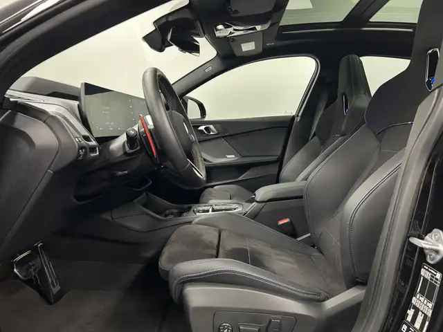 BMW 2 Series view 4