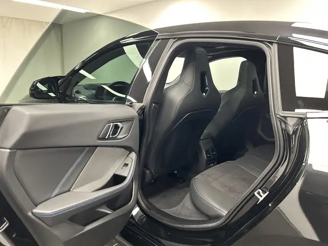BMW 2 Series view 14