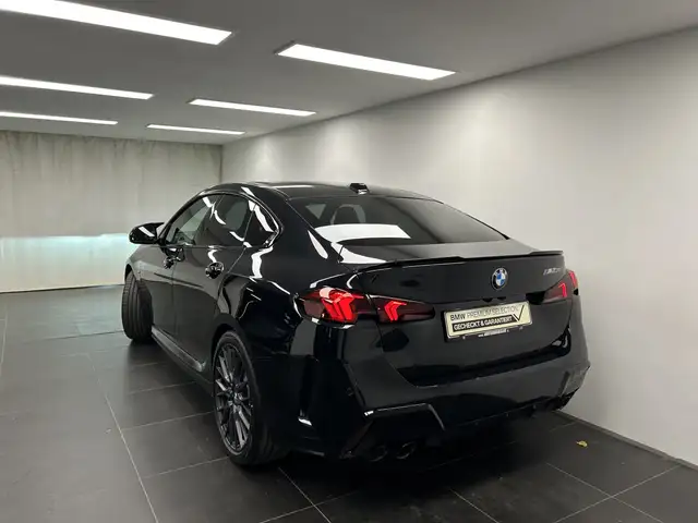 BMW 2 Series view 10
