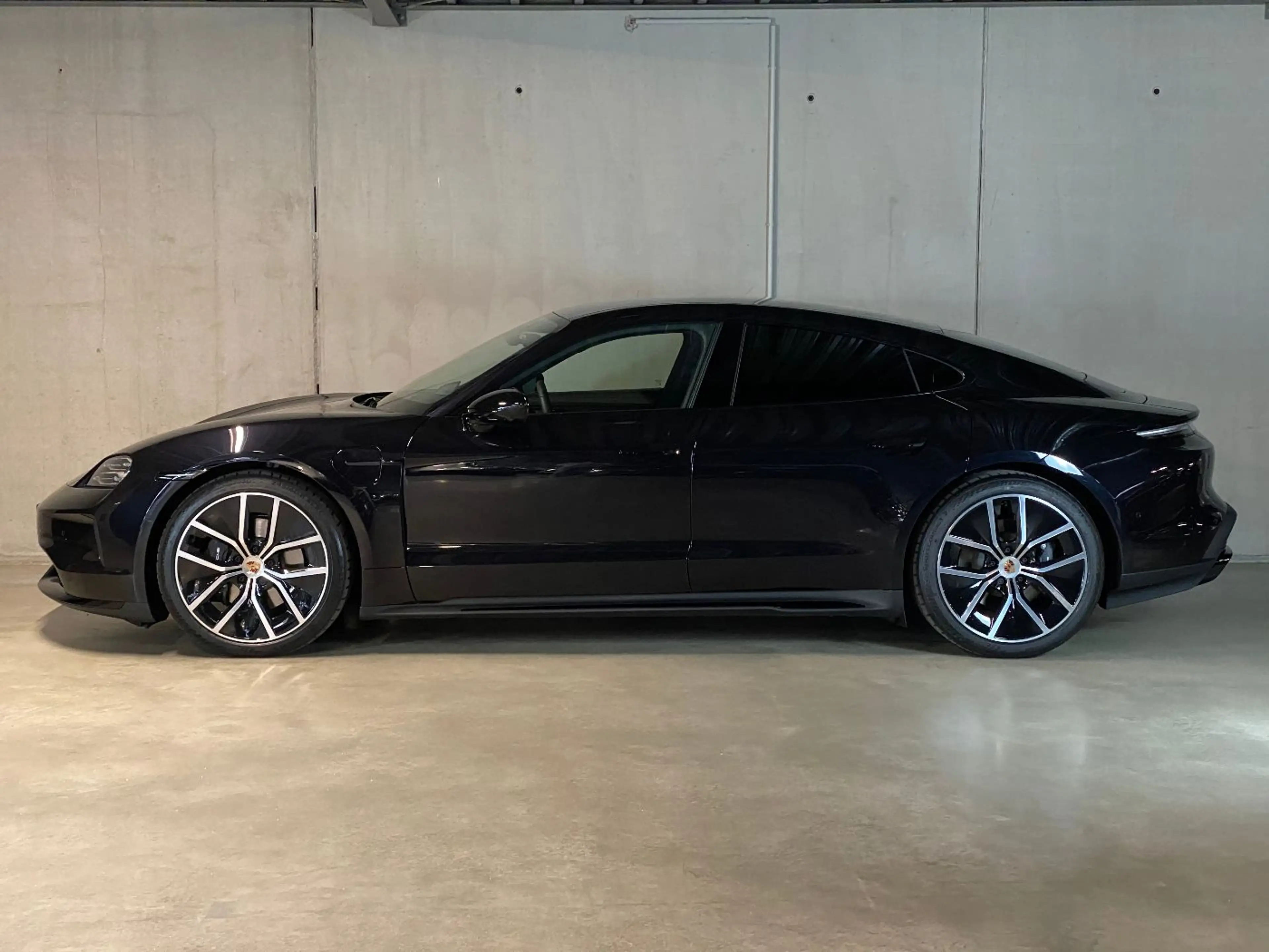 Porsche Taycan 4 Black Edition | InnoDrive | Panorama | — photo 3