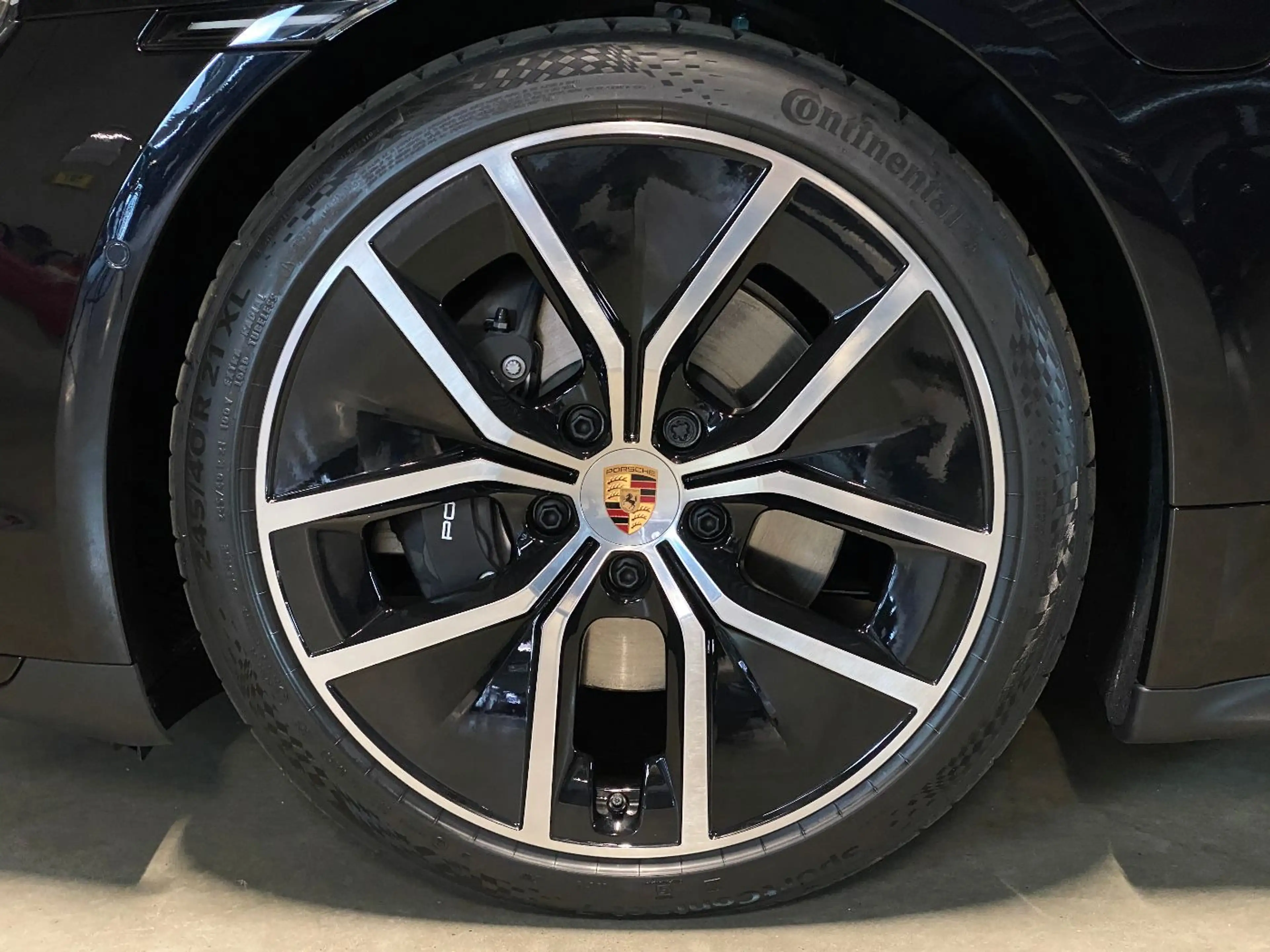 Porsche Taycan 4 Black Edition | InnoDrive | Panorama | — photo 9