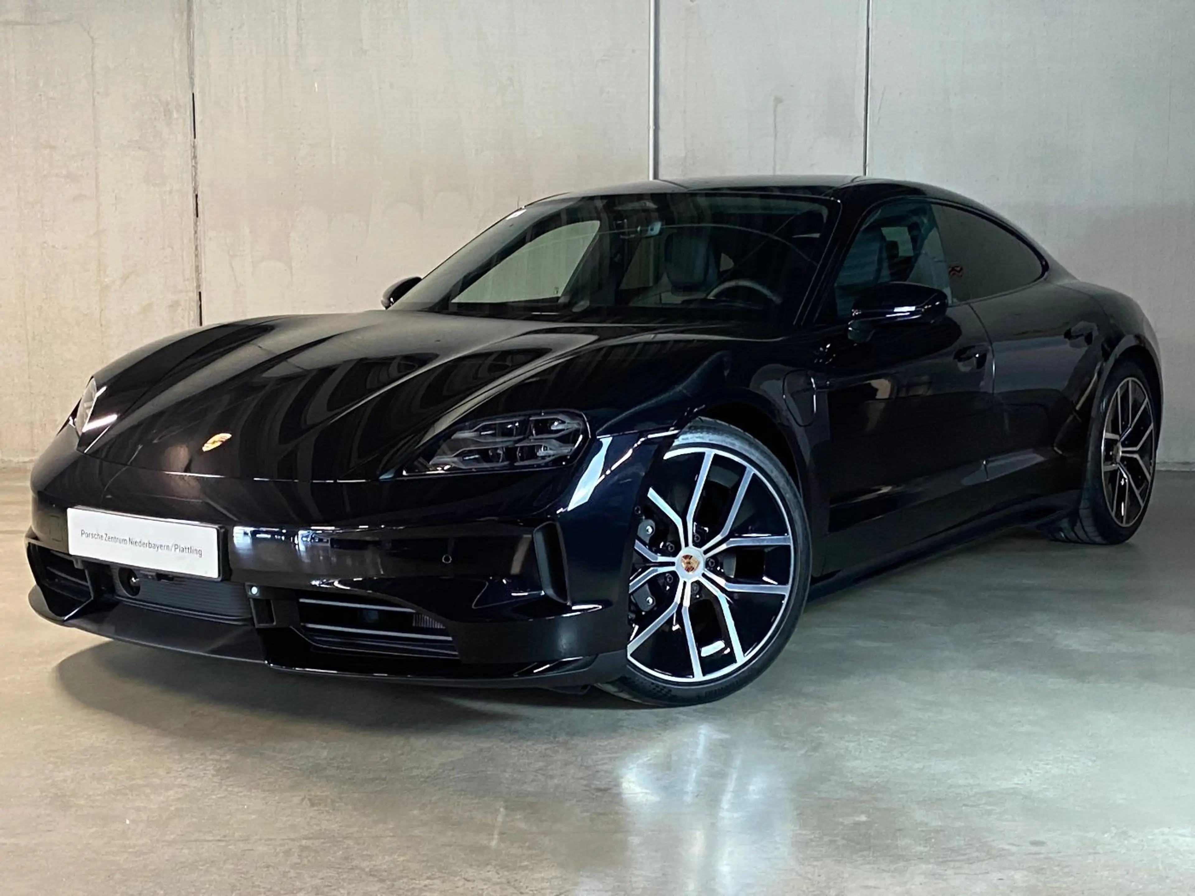 Porsche Taycan 4 Black Edition | InnoDrive | Panorama | — photo 2