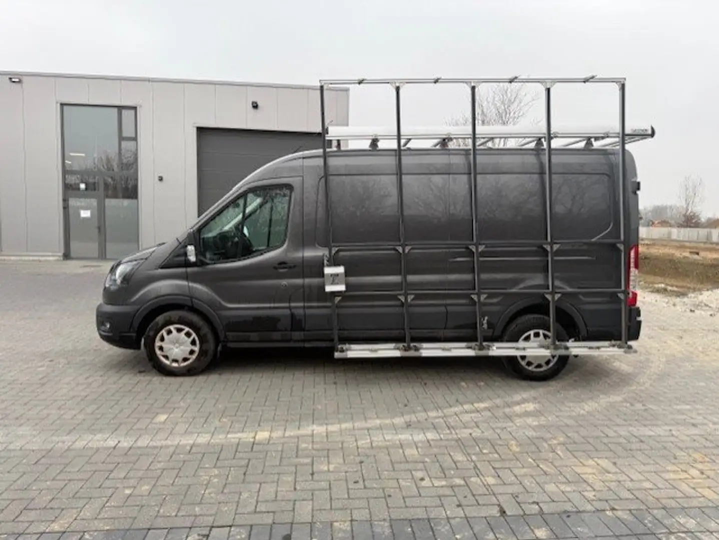 Ford Transit 2.0 TDCi L3H2 Ambiente Zwart - 2