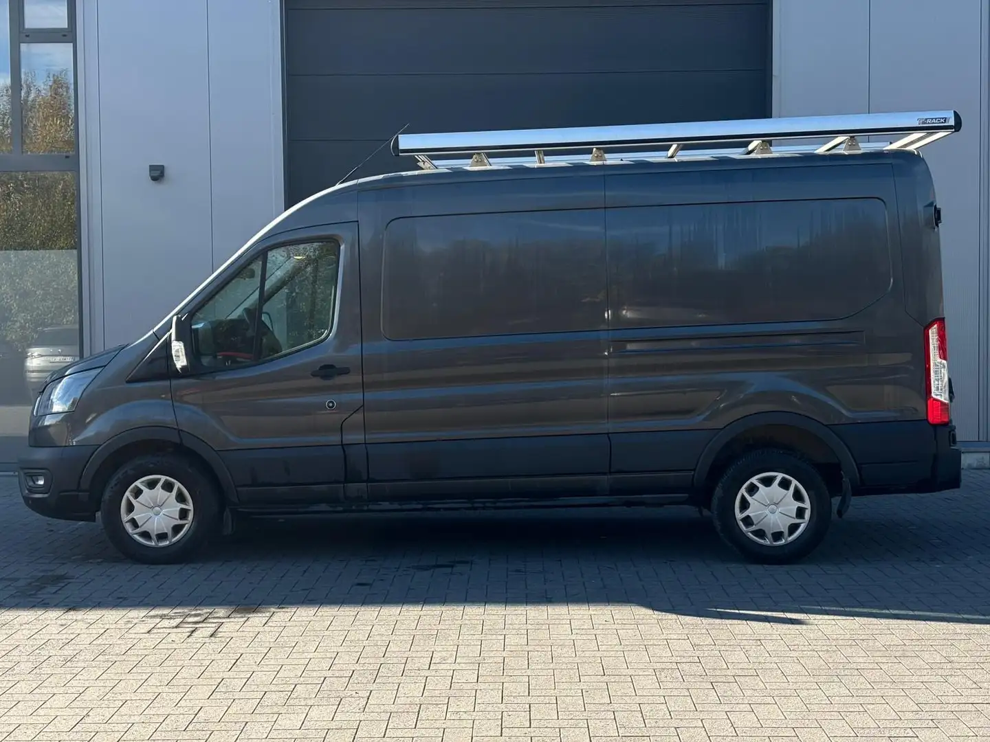 Ford Transit 2.0 TDCi L3H2 Ambiente Czarny - 2