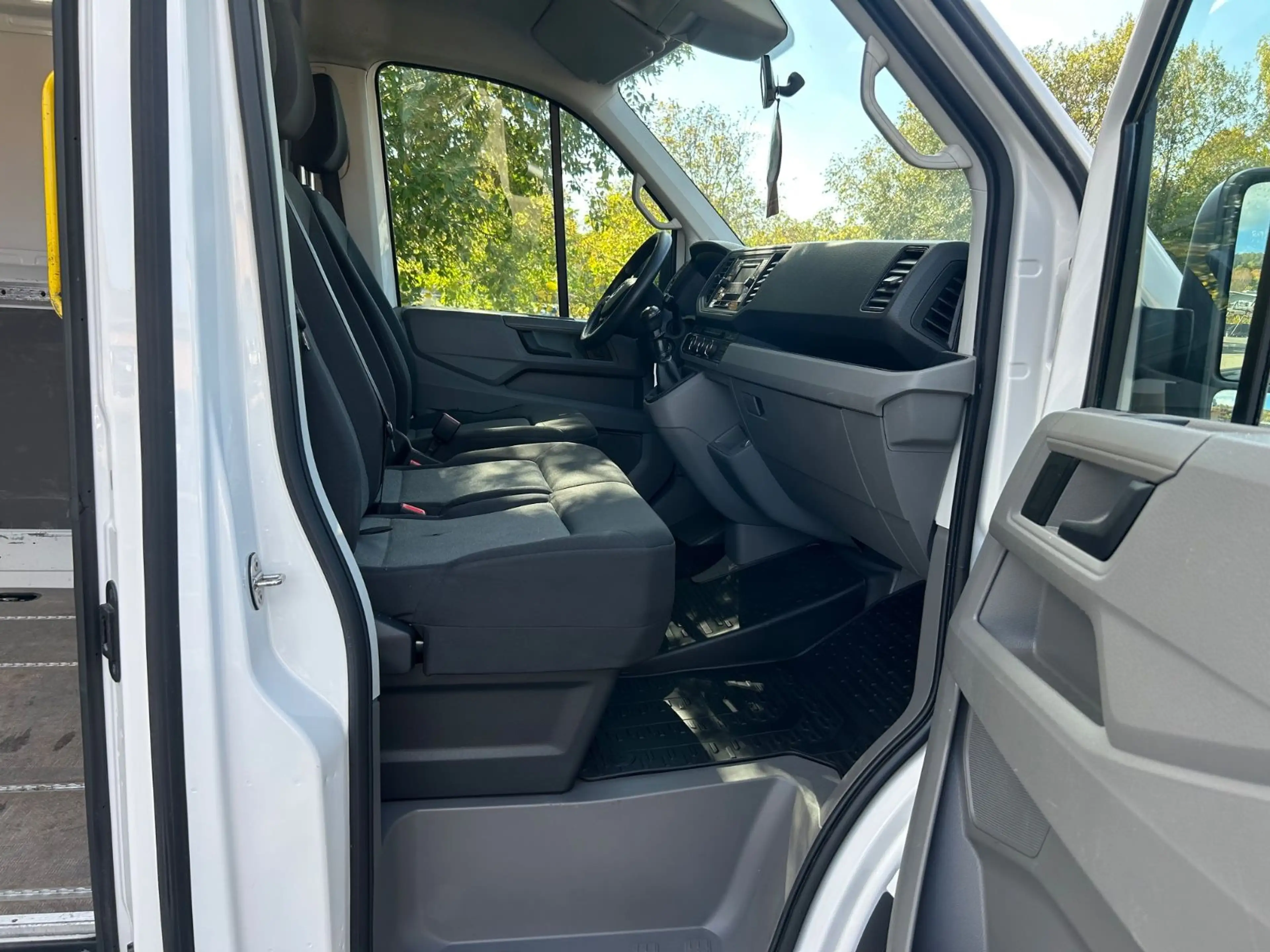 Volkswagen Crafter Kasten 30 mittellang FWD EcoProfi — photo 14
