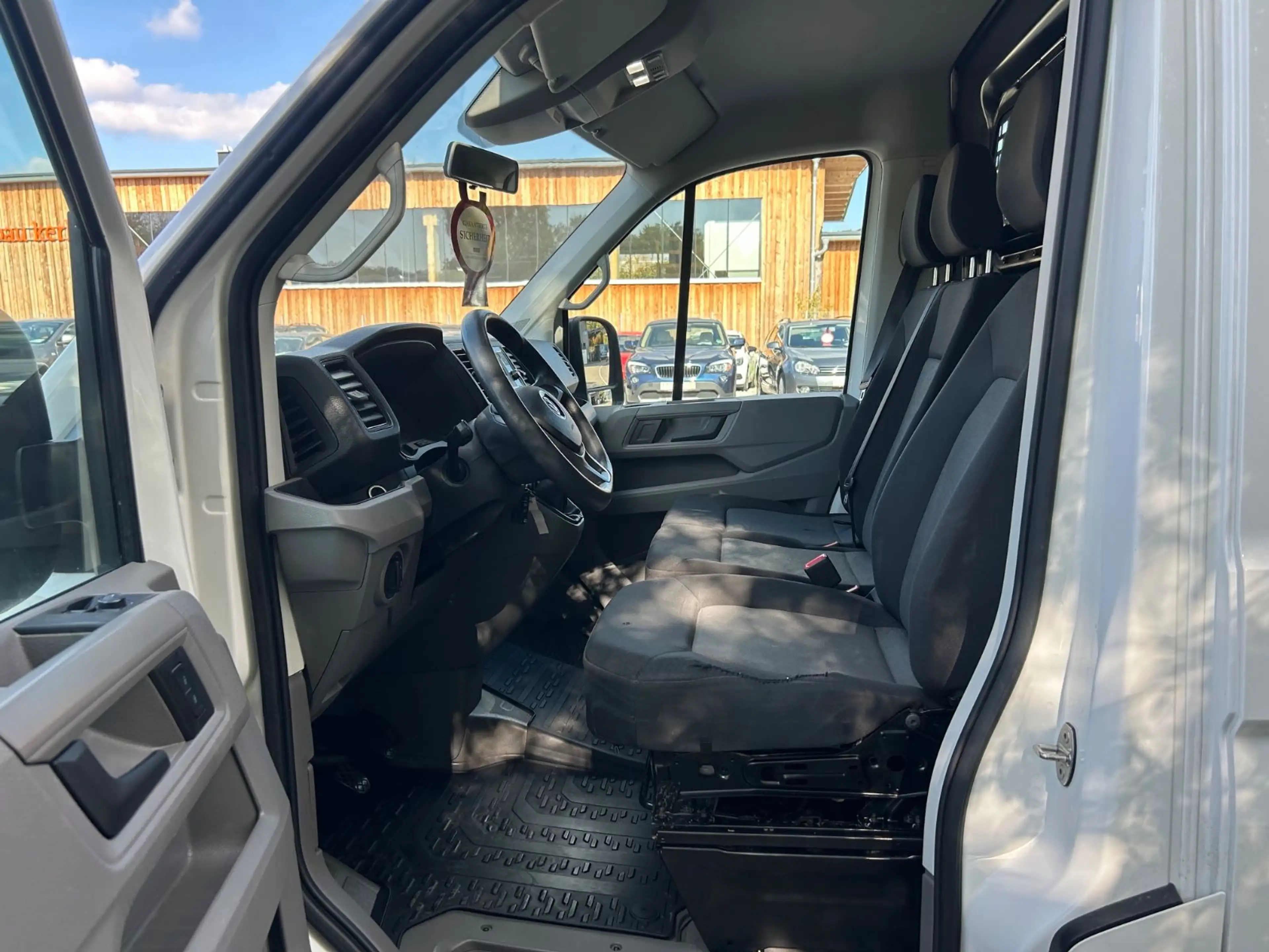 Volkswagen Crafter Kasten 30 mittellang FWD EcoProfi — photo 9