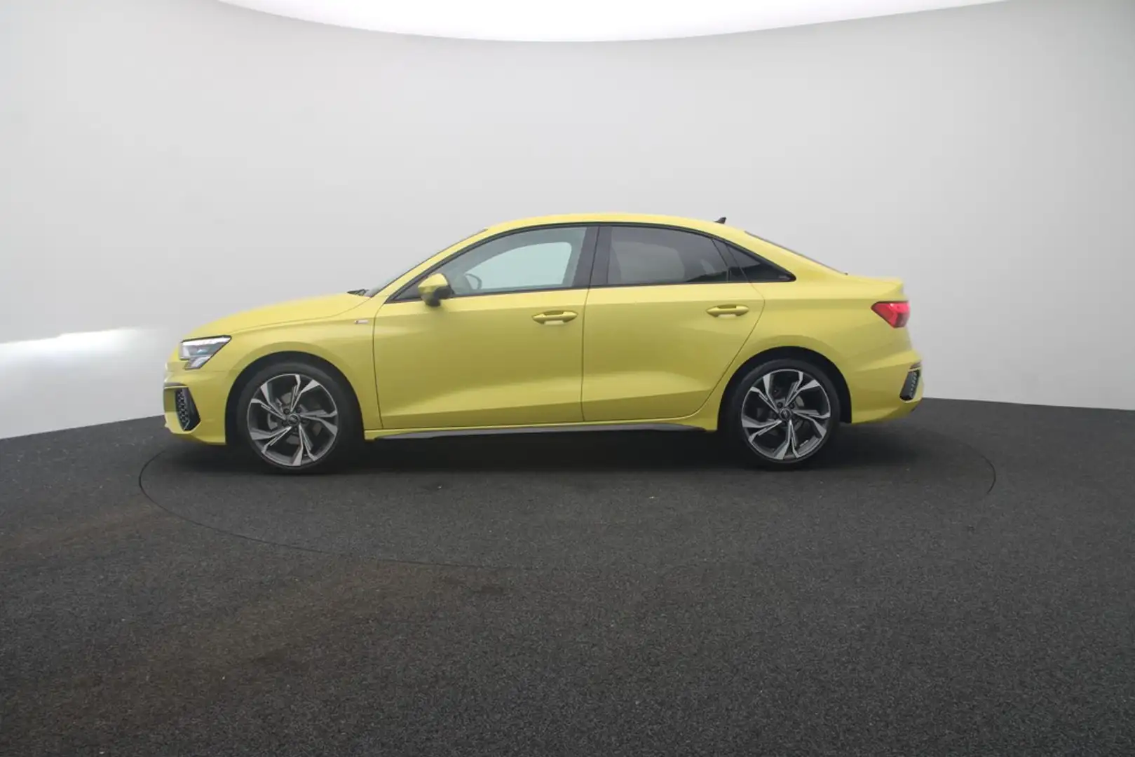 Audi A3 Lim. 30 TFSI S line Virt.Cockpit LED Navi Gelb - 2