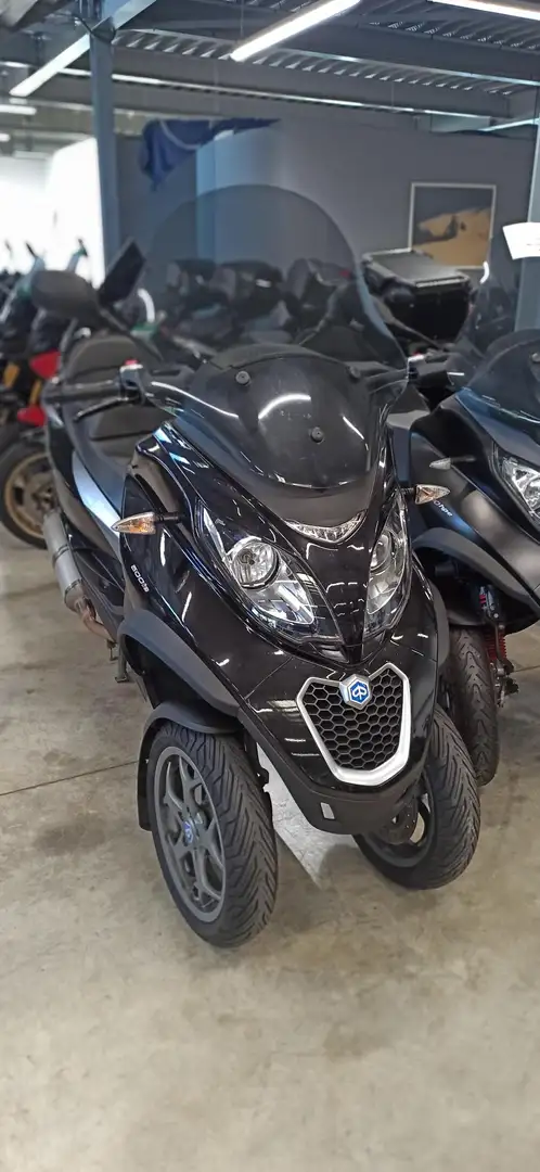 Piaggio MP3 500 Schwarz - 2