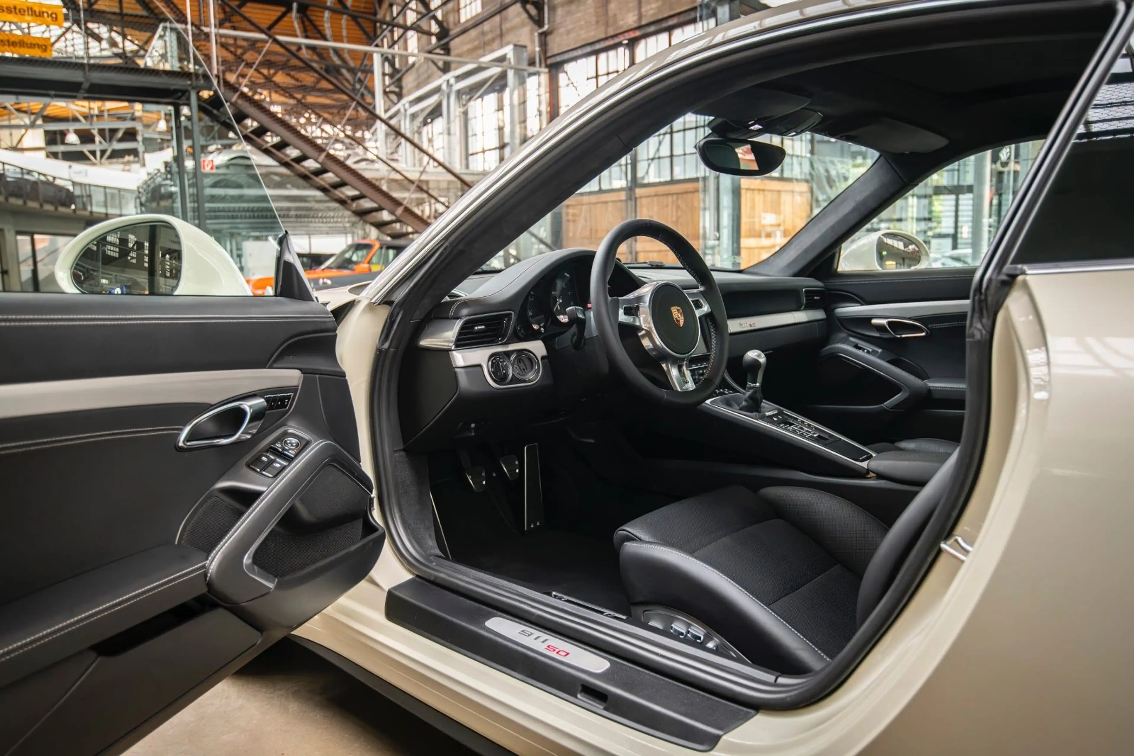 Porsche 991 .1 Carrera S - 50 Jahre 911 - 1. Hand - — photo 23
