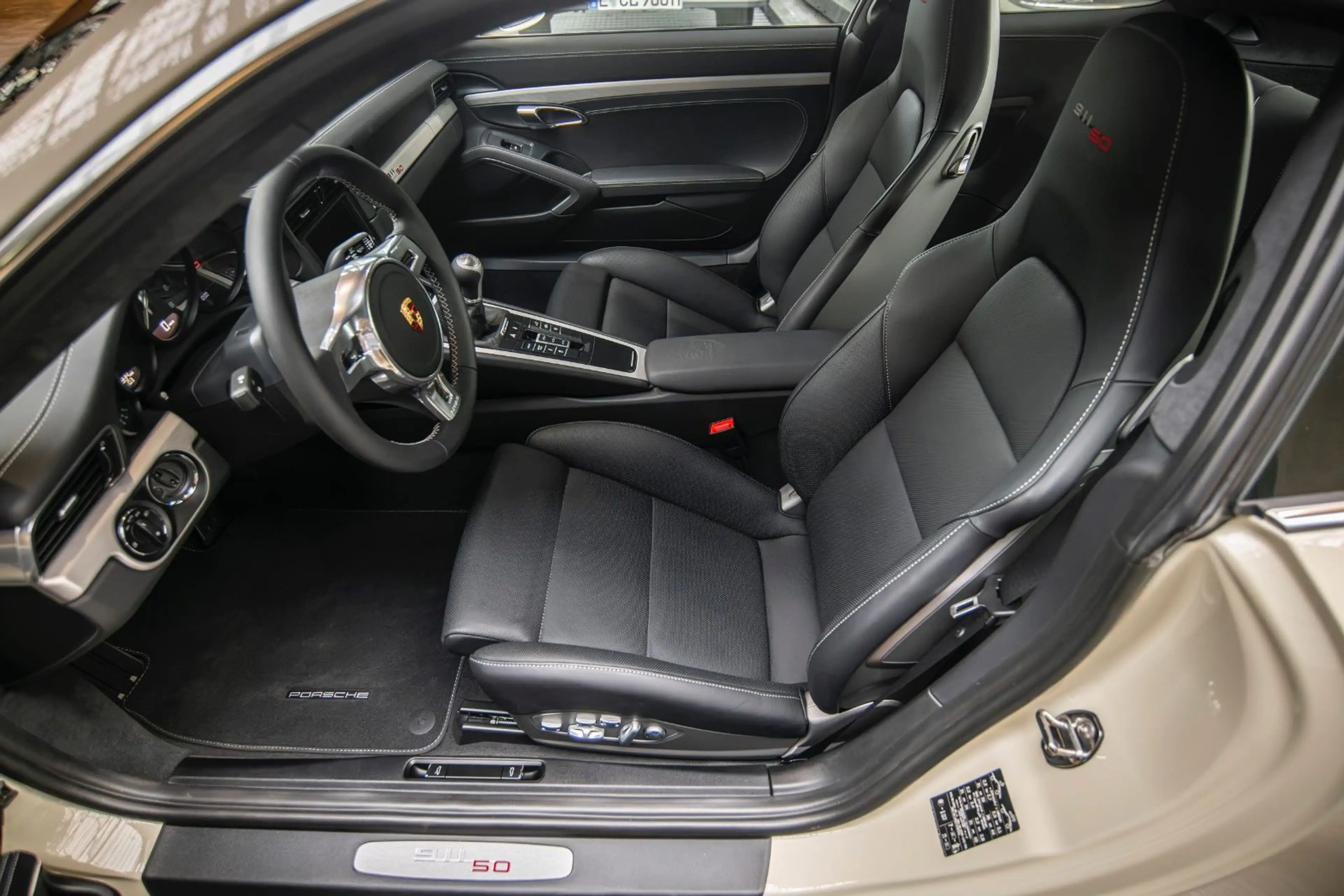 Porsche 991 .1 Carrera S - 50 Jahre 911 - 1. Hand - — photo 26