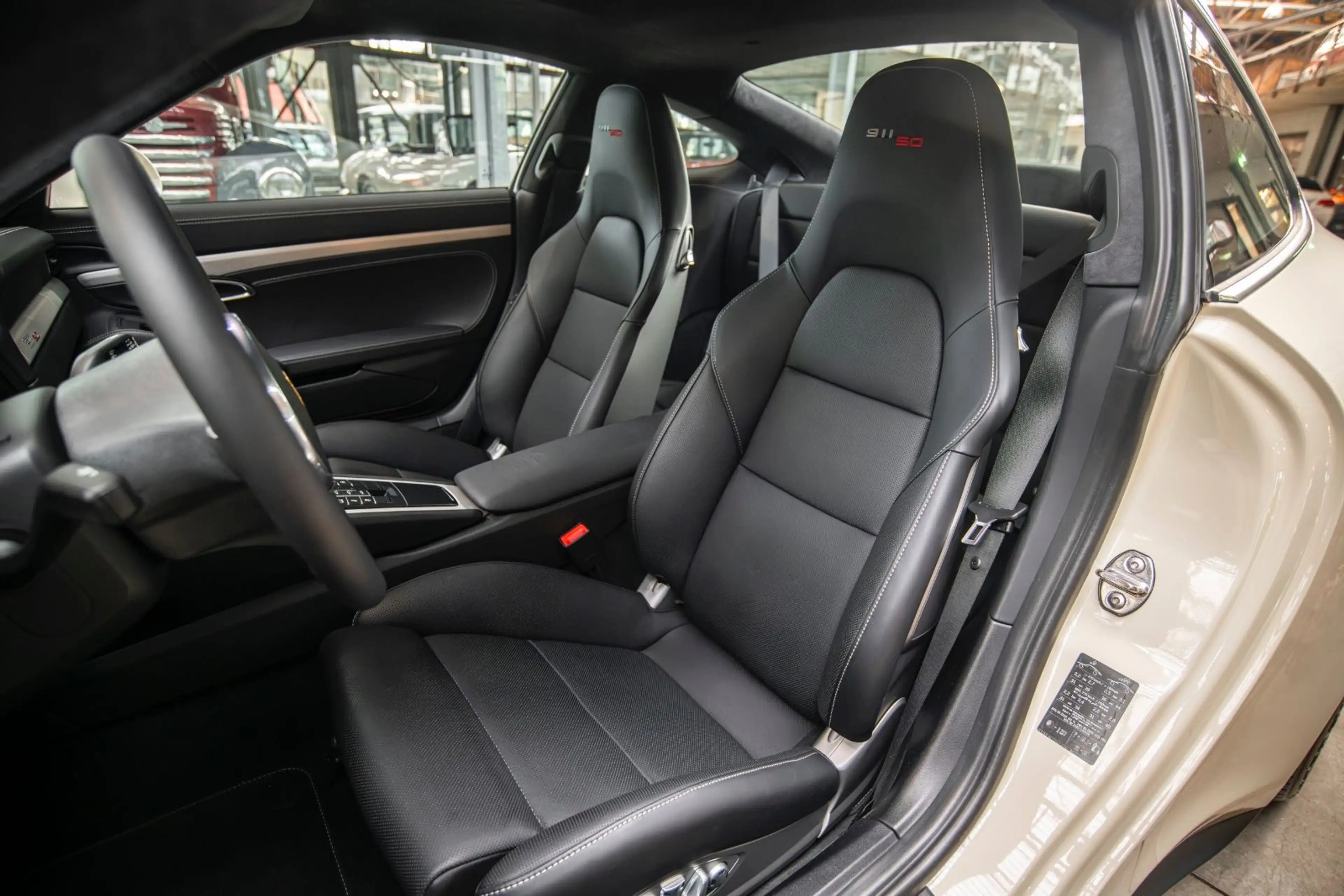Porsche 991 .1 Carrera S - 50 Jahre 911 - 1. Hand - — photo 27