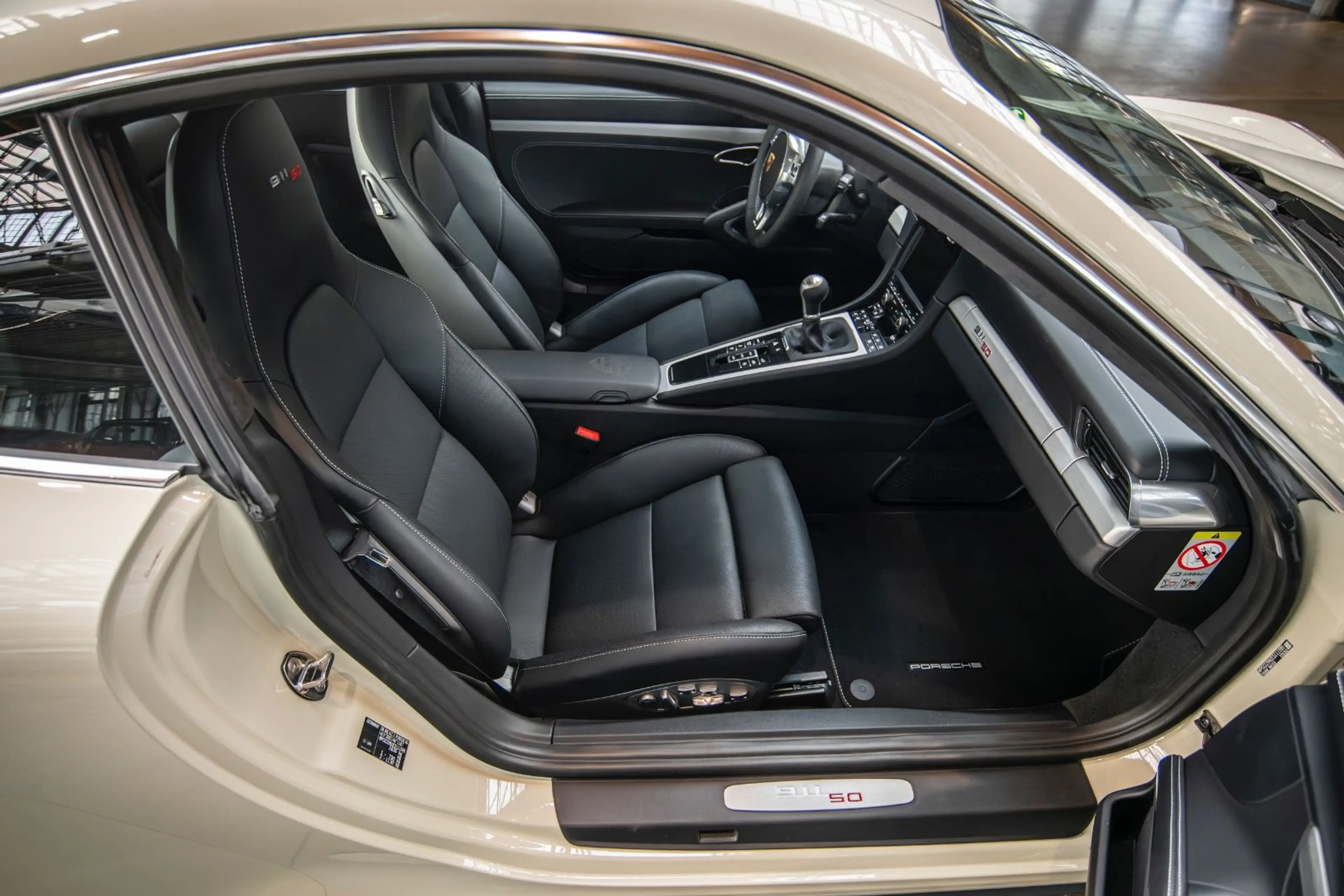 Porsche 991 .1 Carrera S - 50 Jahre 911 - 1. Hand - — photo 31