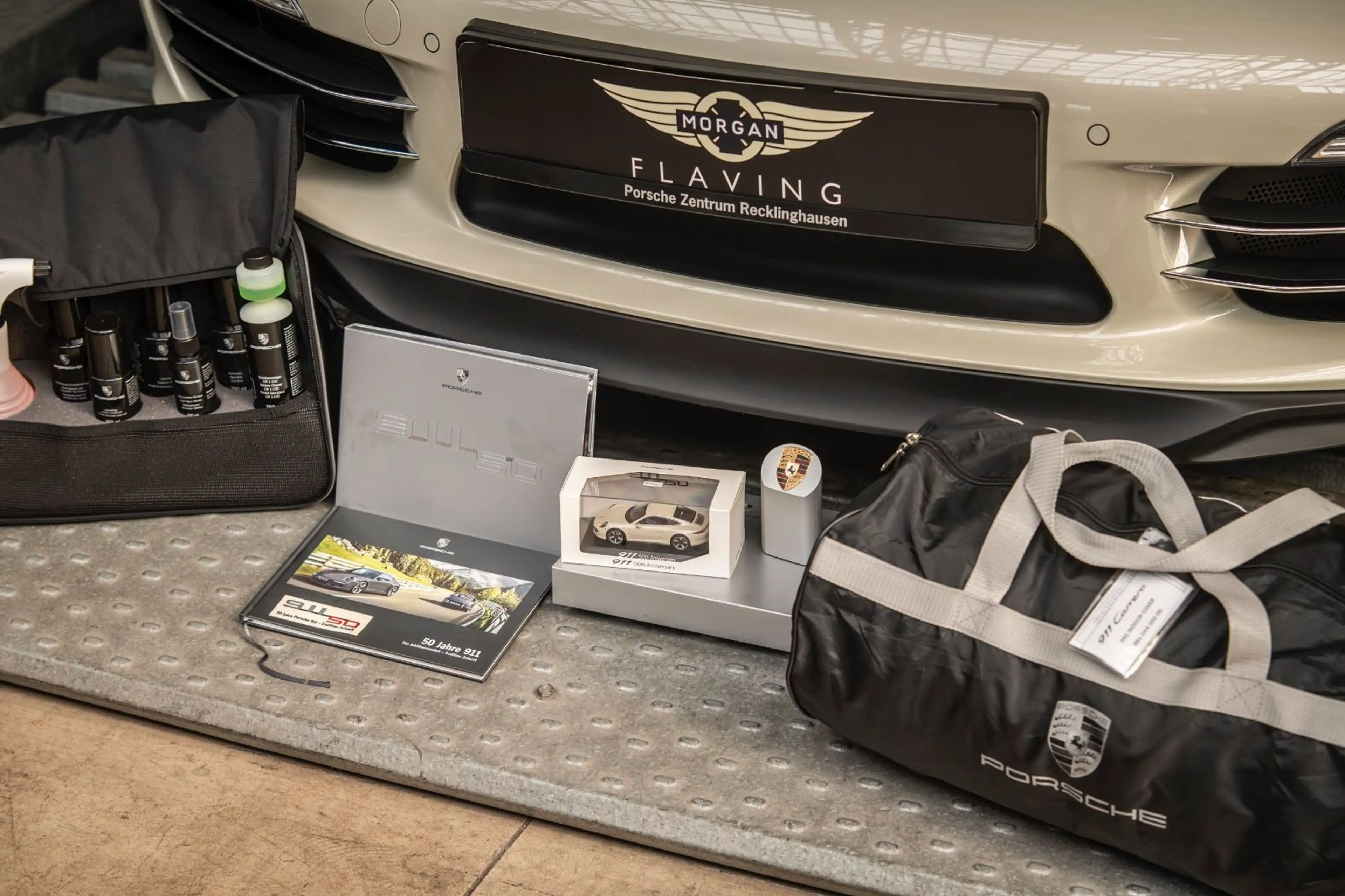 Porsche 991 .1 Carrera S - 50 Jahre 911 - 1. Hand - — photo 45