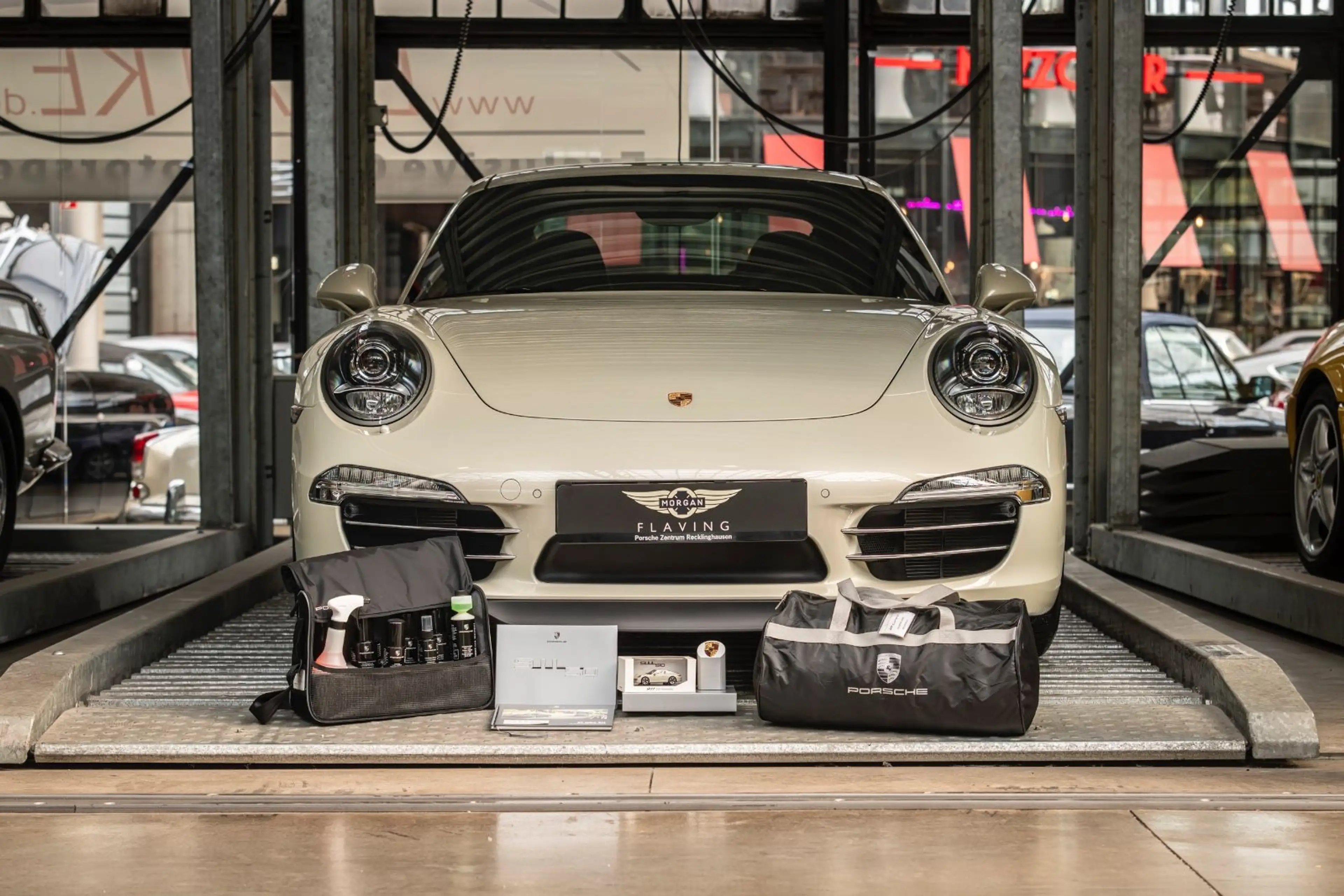 Porsche 991 .1 Carrera S - 50 Jahre 911 - 1. Hand - — photo 43