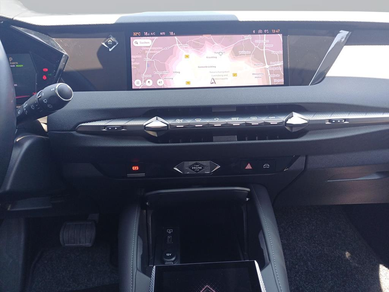 DS Automobiles DS 4 BASTILLE+ E-TENSE — photo 11