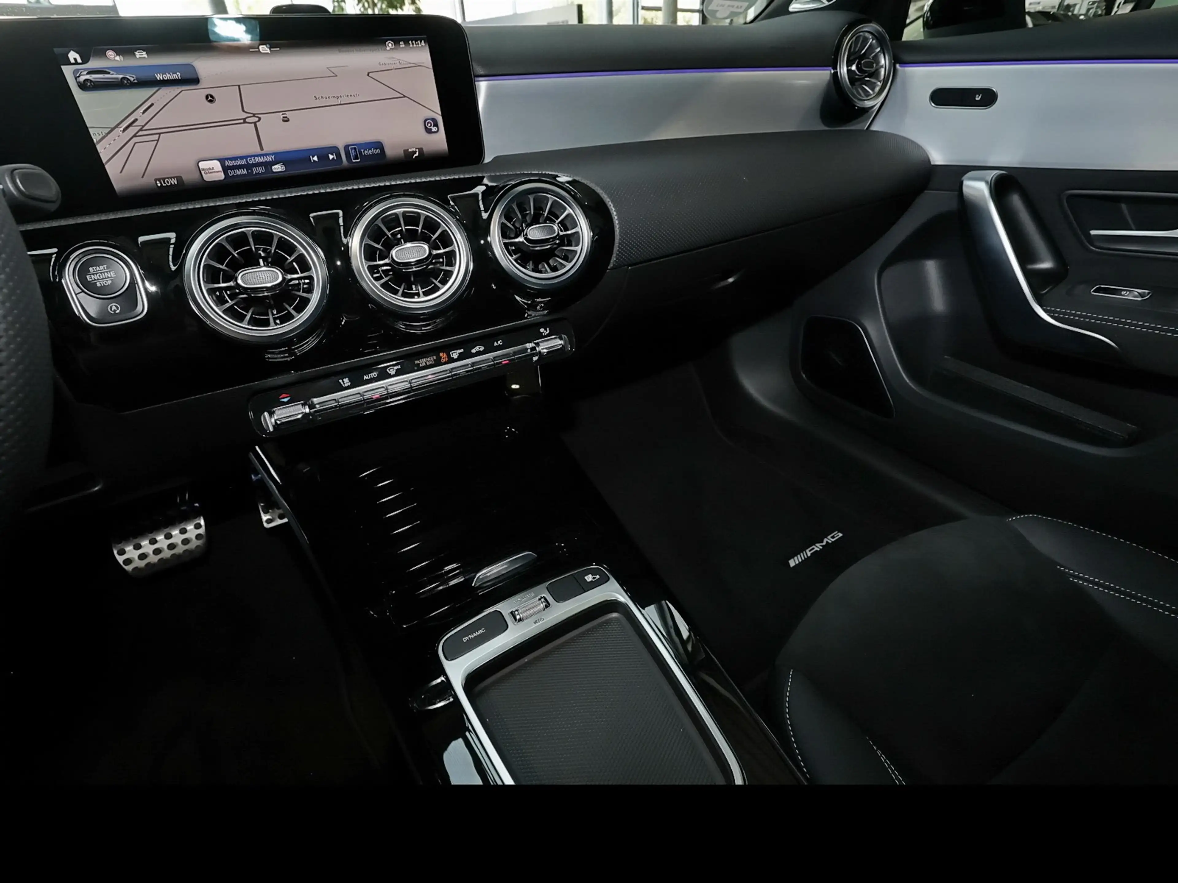 Mercedes-Benz A 220 4M AMG MBUX+RüKam+M-LED+Pano+Burmester+19 — photo 10