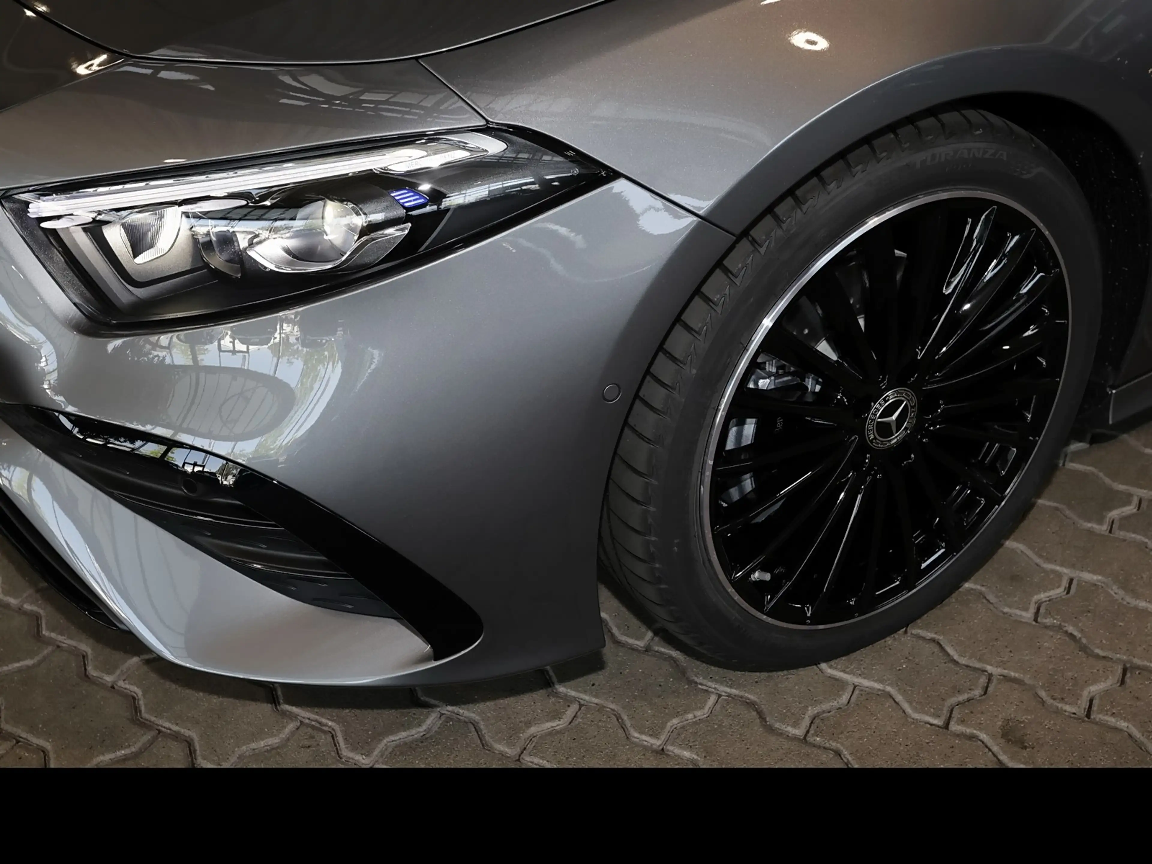 Mercedes-Benz A 220 4M AMG MBUX+RüKam+M-LED+Pano+Burmester+19 — photo 3