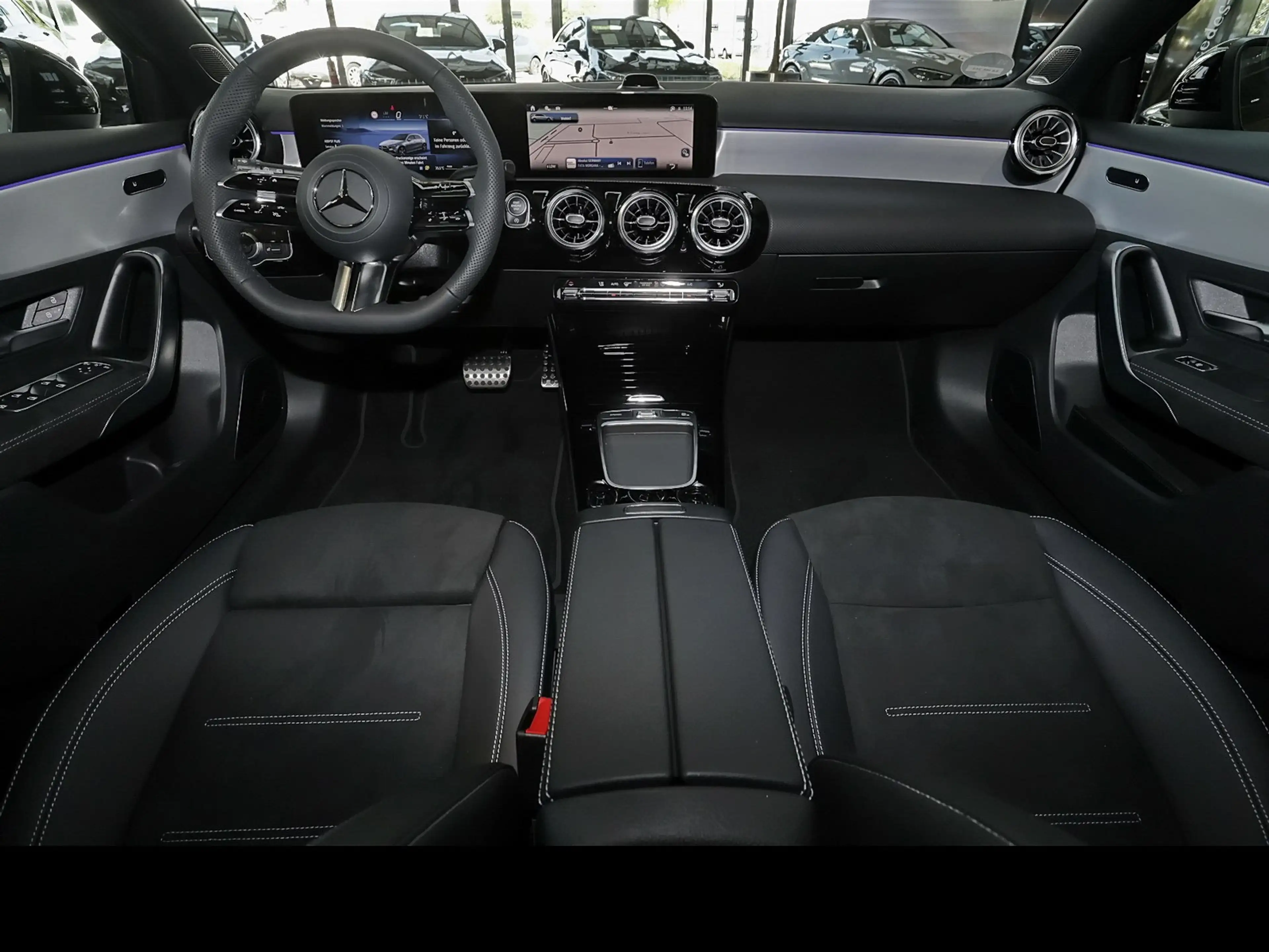 Mercedes-Benz A 220 4M AMG MBUX+RüKam+M-LED+Pano+Burmester+19 — photo 5