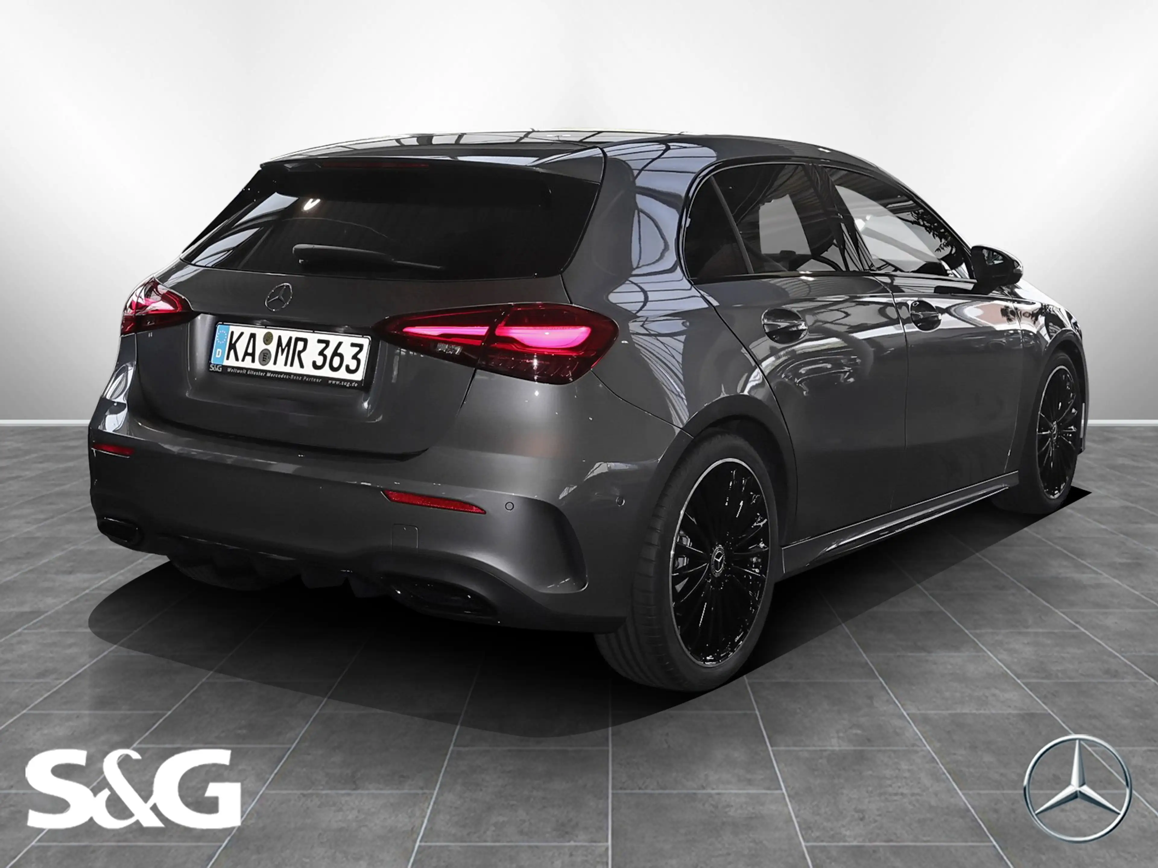 Mercedes-Benz A 220 4M AMG MBUX+RüKam+M-LED+Pano+Burmester+19 — photo 2