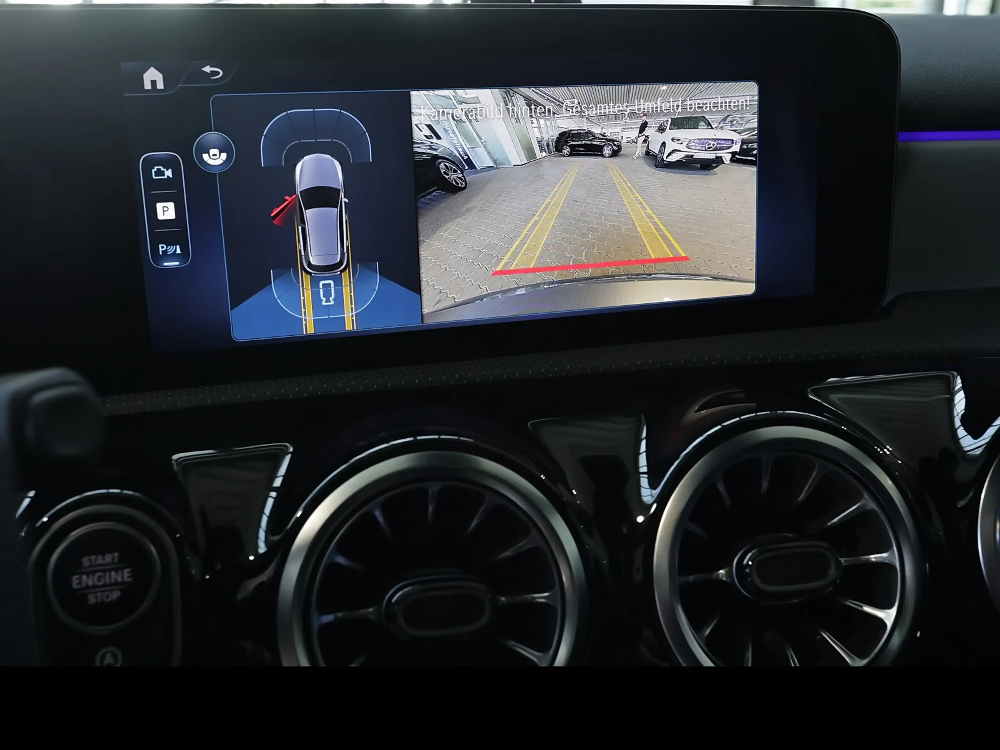 Mercedes-Benz A 220 4M AMG MBUX+RüKam+M-LED+Pano+Burmester+19 — photo 11