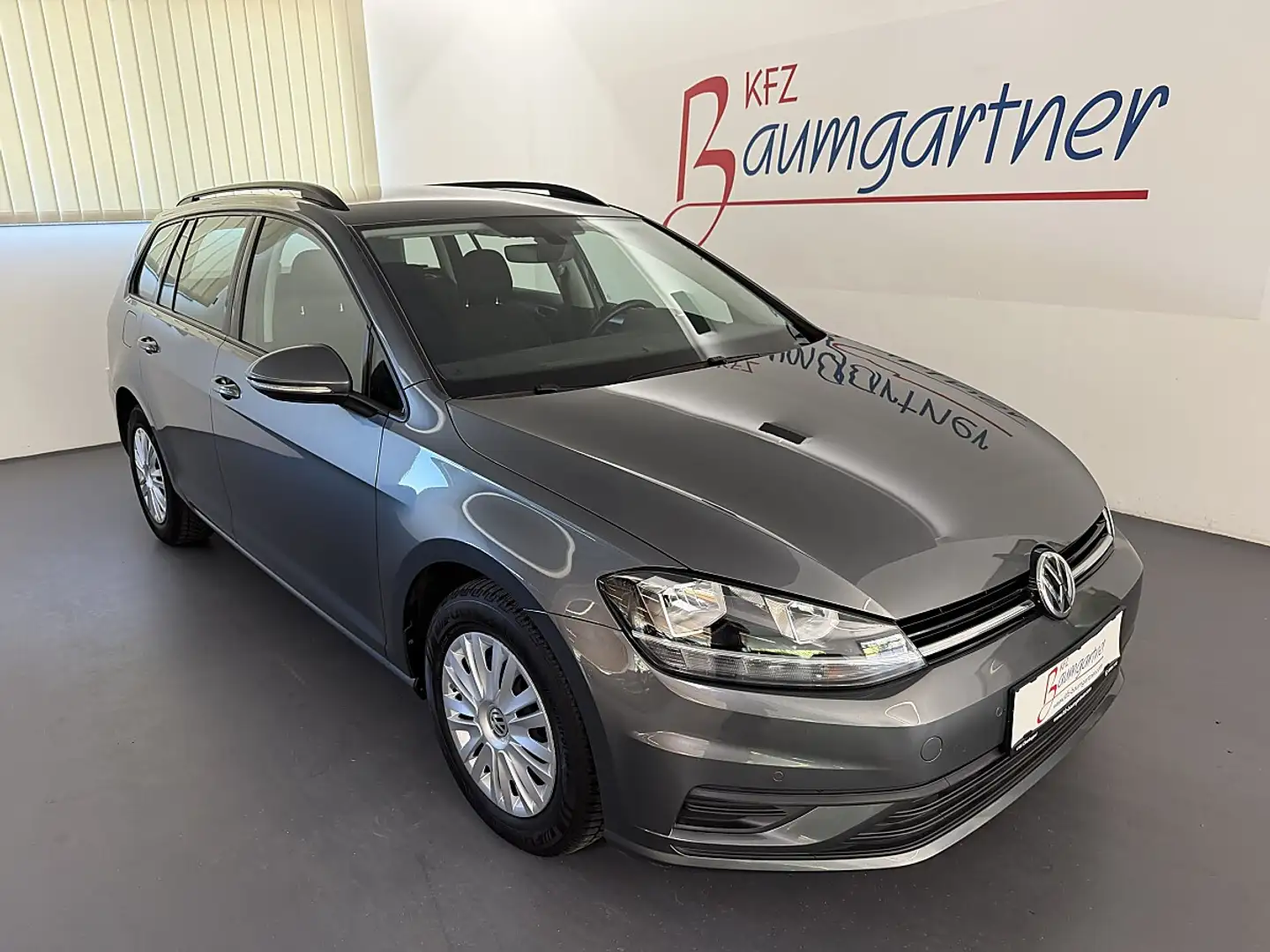 Volkswagen Golf Variant 1,6 TDI *NAVI*Rückfahrkamera*PDC vo/hi*APP Conn... Grau - 1