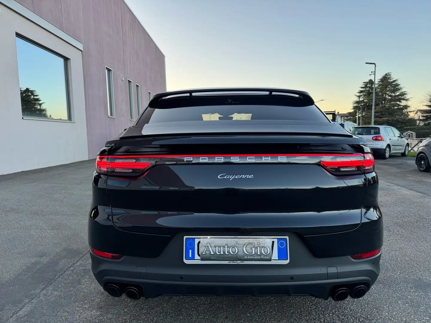 Porsche Cayenne COUPE TETTO PANORAMI TRAINO SOSP CERCHI 22 POLLICI Nero - 2
