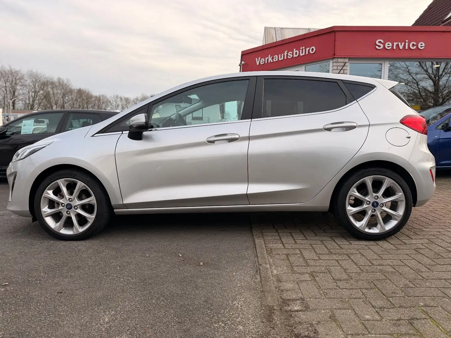 Ford Fiesta Titanium Navi SHZ DAB PDC - 2