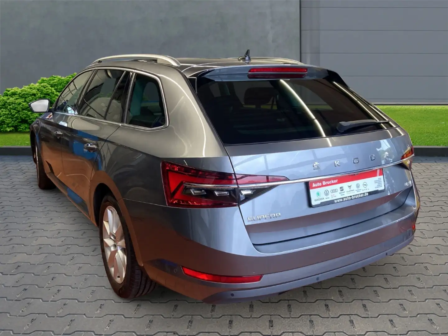 Skoda Superb Combi Premium Edition 4x4 2.0 TDI+Navi+Leder+Alu Grau - 2