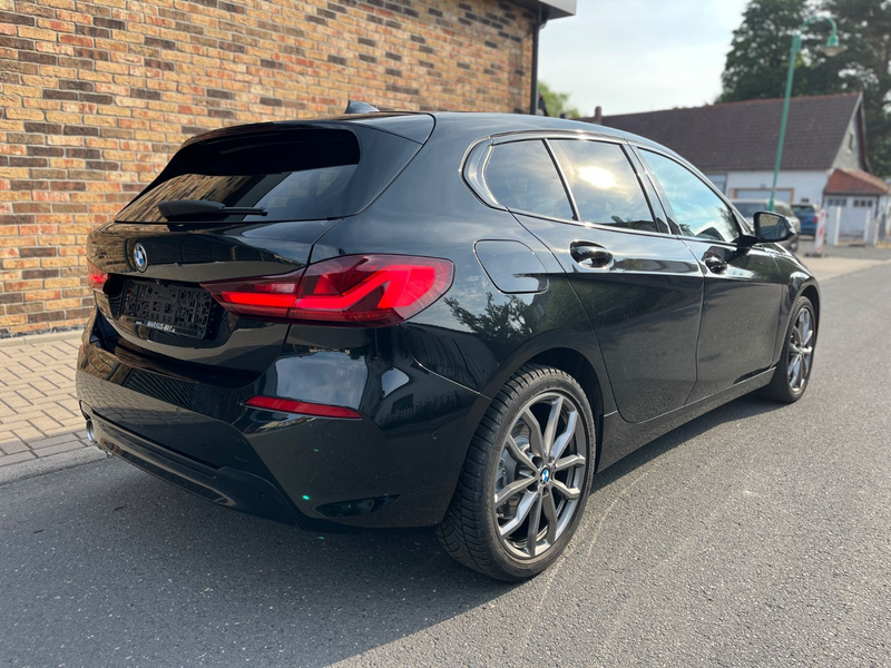 BMW 118 i SportLine HUD 18" CockpProf LED Navi — photo 6