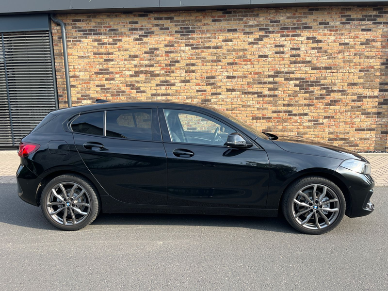 BMW 118 i SportLine HUD 18" CockpProf LED Navi — photo 7