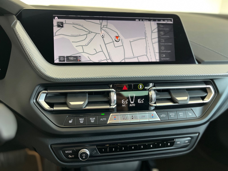 BMW 118 i SportLine HUD 18" CockpProf LED Navi — photo 21
