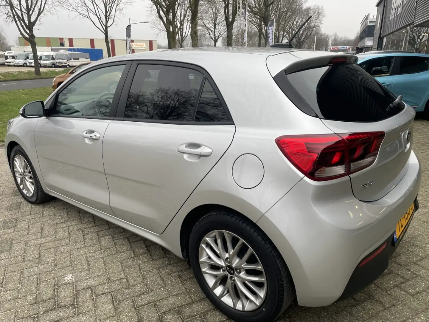 Kia Rio 1.0 TGDI DynamicLine Grijs - 2