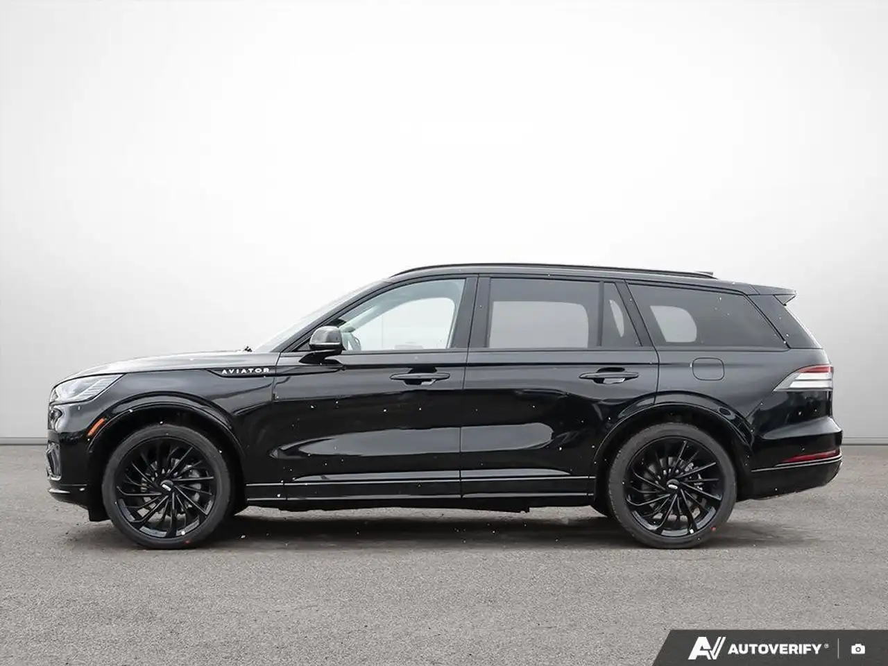Lincoln Aviator снимка Lincoln Aviator