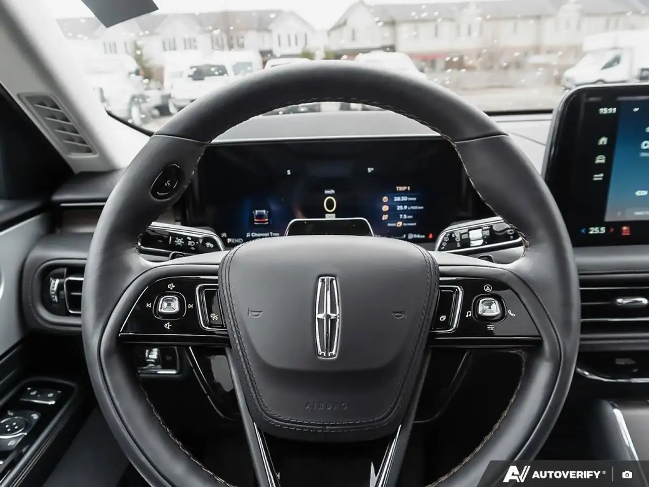 Lincoln Aviator снимка Lincoln Aviator