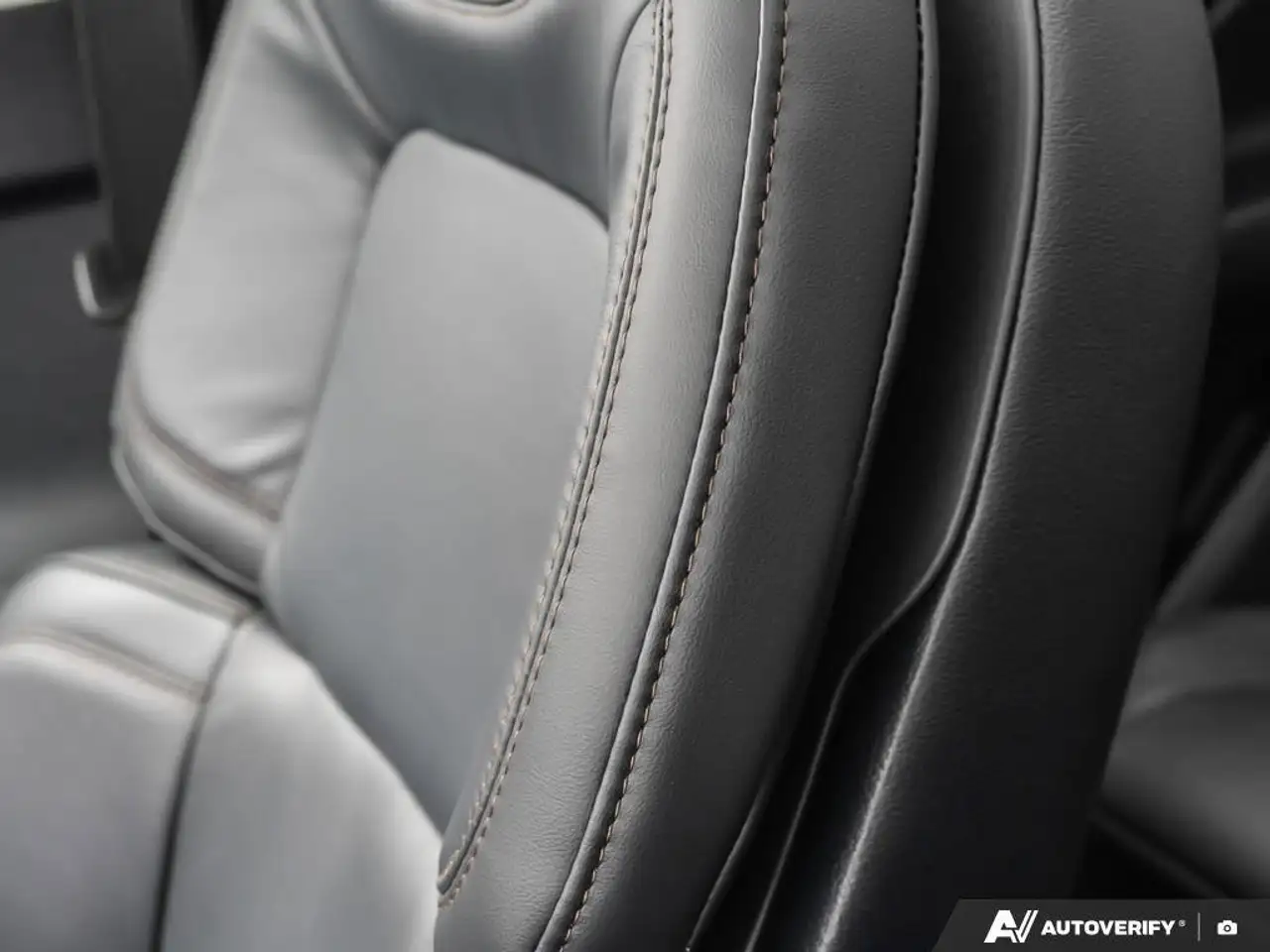 Lincoln Aviator снимка Lincoln Aviator