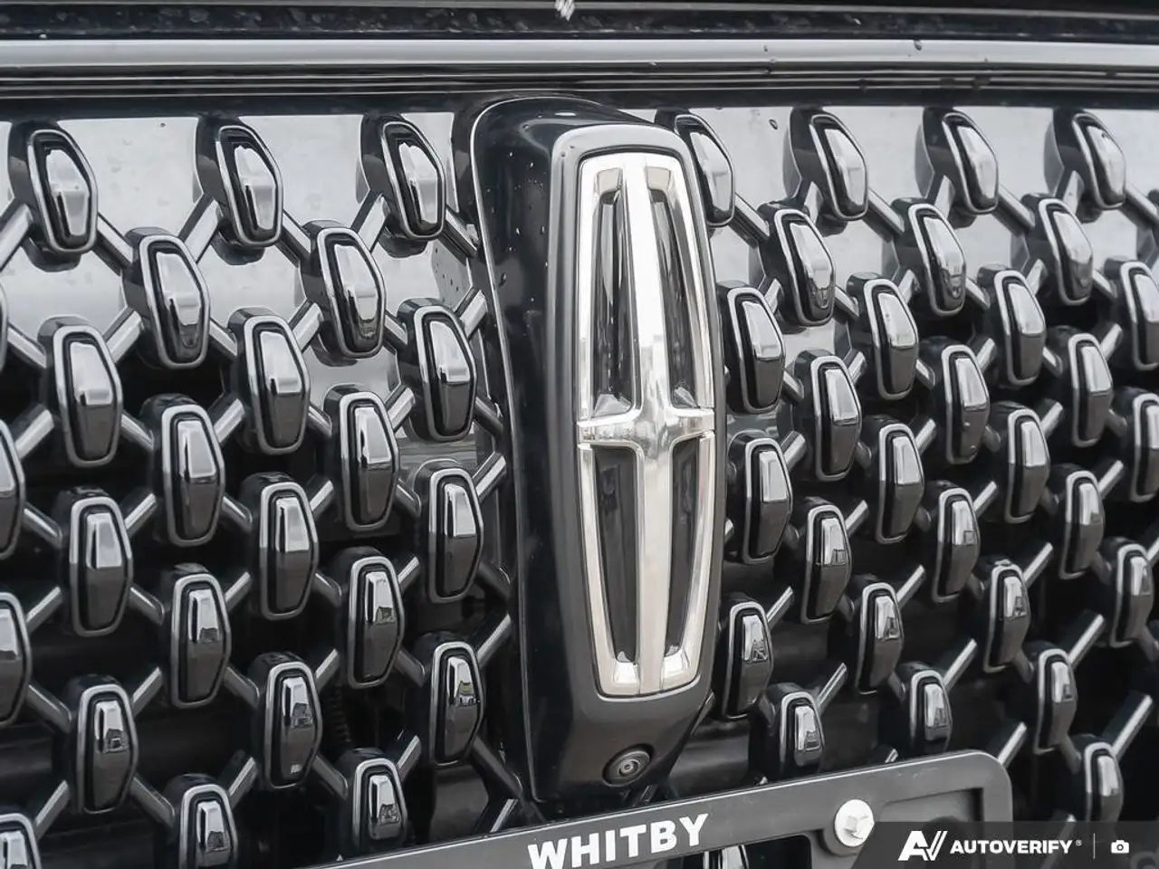Lincoln Aviator снимка Lincoln Aviator