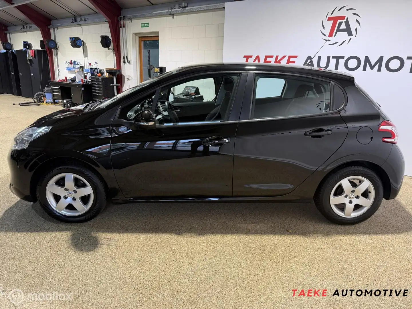 Peugeot 208 1.0 PureTech LIKE Airco/Cruise/NW RIEM Zwart - 2