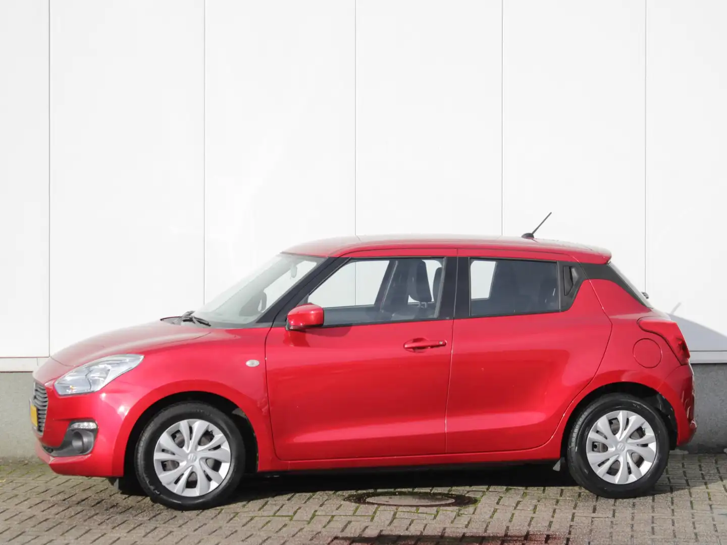 Suzuki Swift 1.2 Comfort | Airco | Radio/cd Rouge - 2