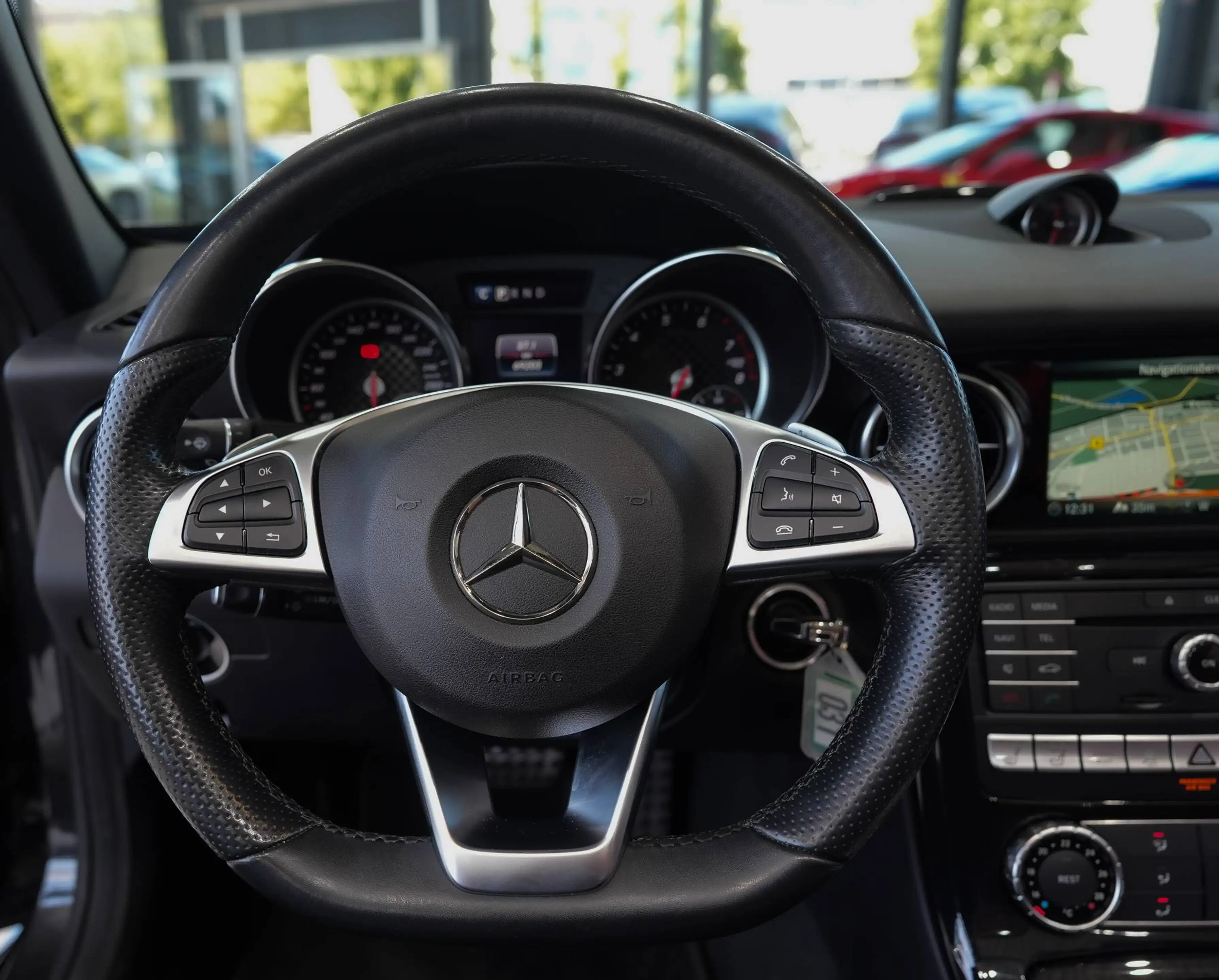 Mercedes-Benz SLC 300 Roadster*AMG-LINE*NIGHT*SPORTSITZE*H&K* — photo 12