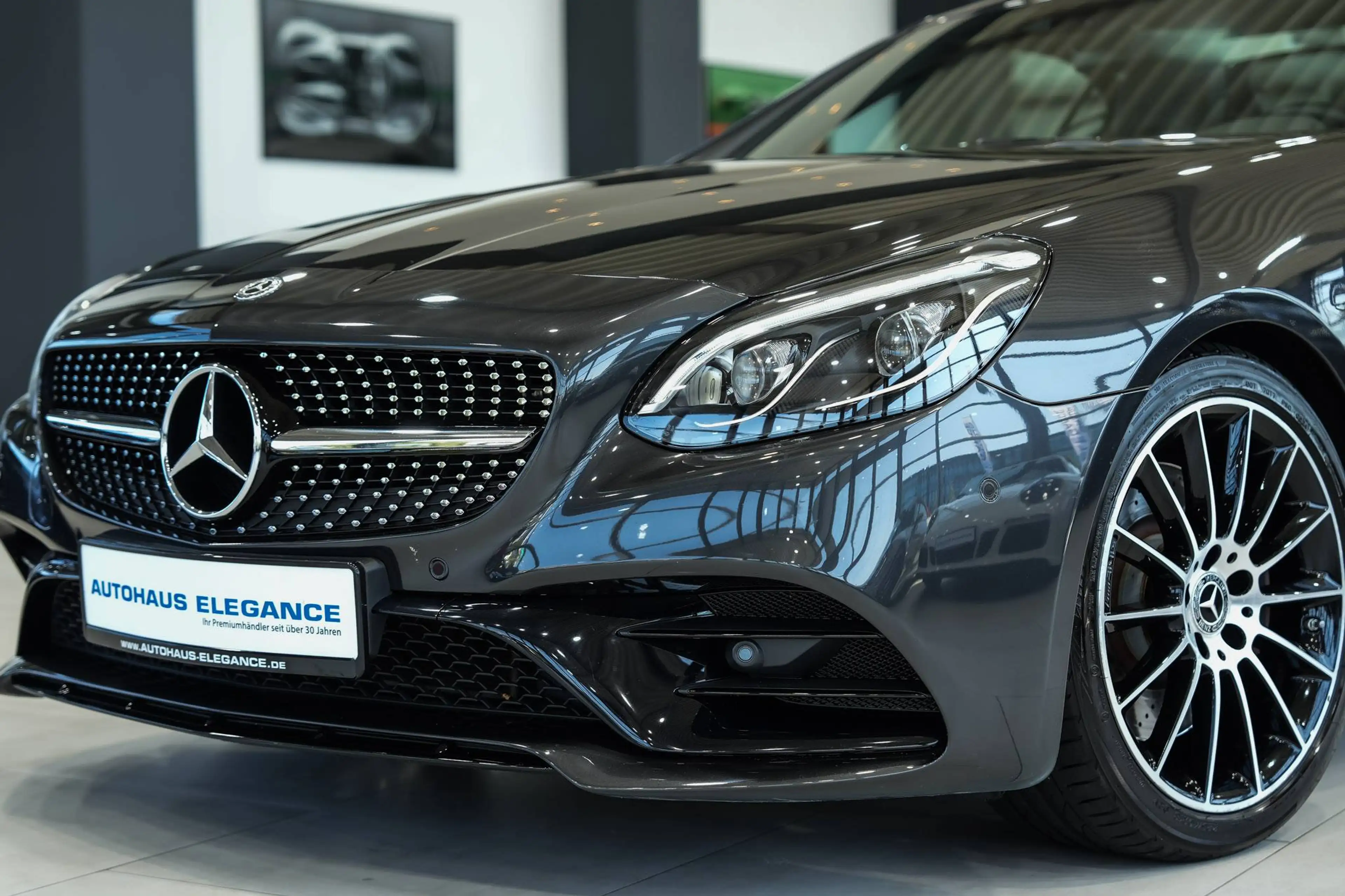 Mercedes-Benz SLC 300 Roadster*AMG-LINE*NIGHT*SPORTSITZE*H&K* — photo 7